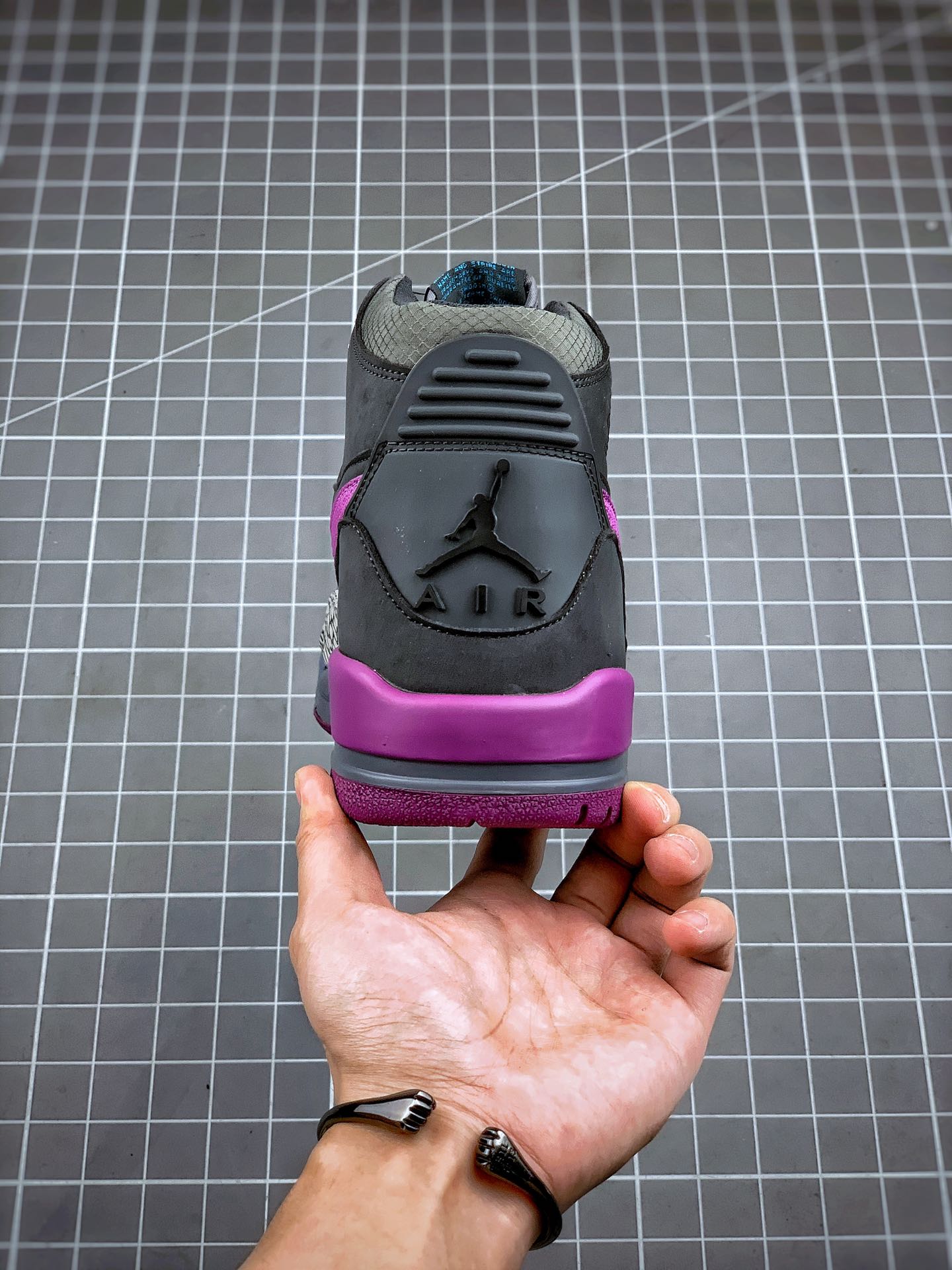250 Air Jordan  Legacy 312 灰蓝粉 货号：AV3922-005