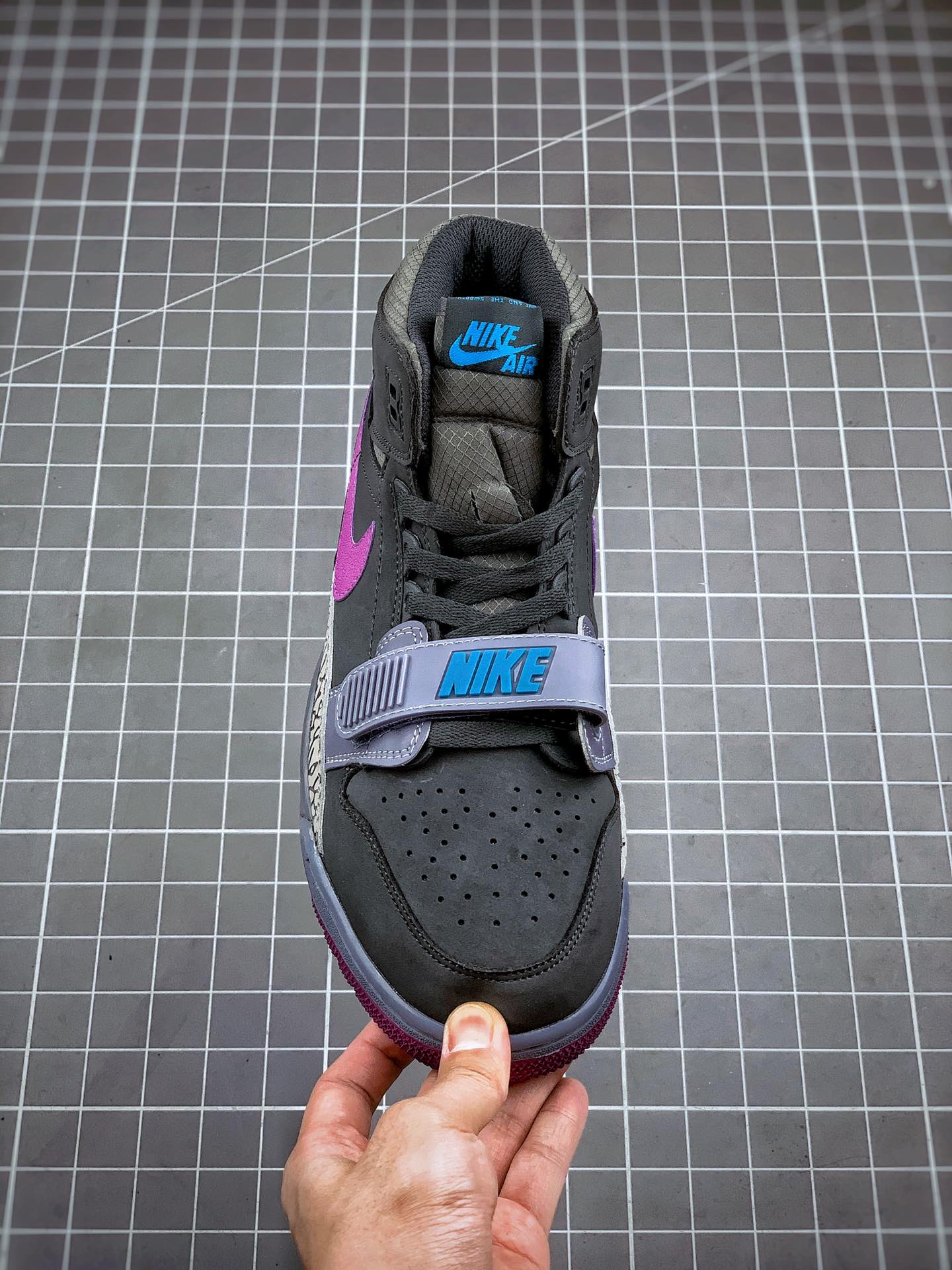 250 Air Jordan  Legacy 312 灰蓝粉 货号：AV3922-005