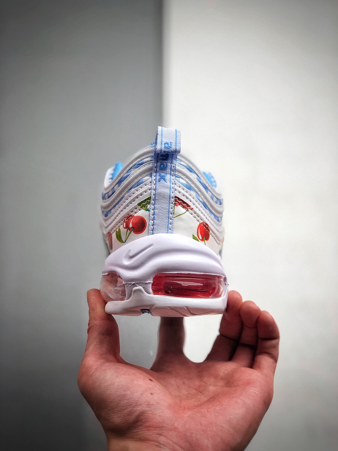 250 公司级 耐克Nike Air Max 97气垫跑步鞋 520樱桃红   货号：CW5806-100