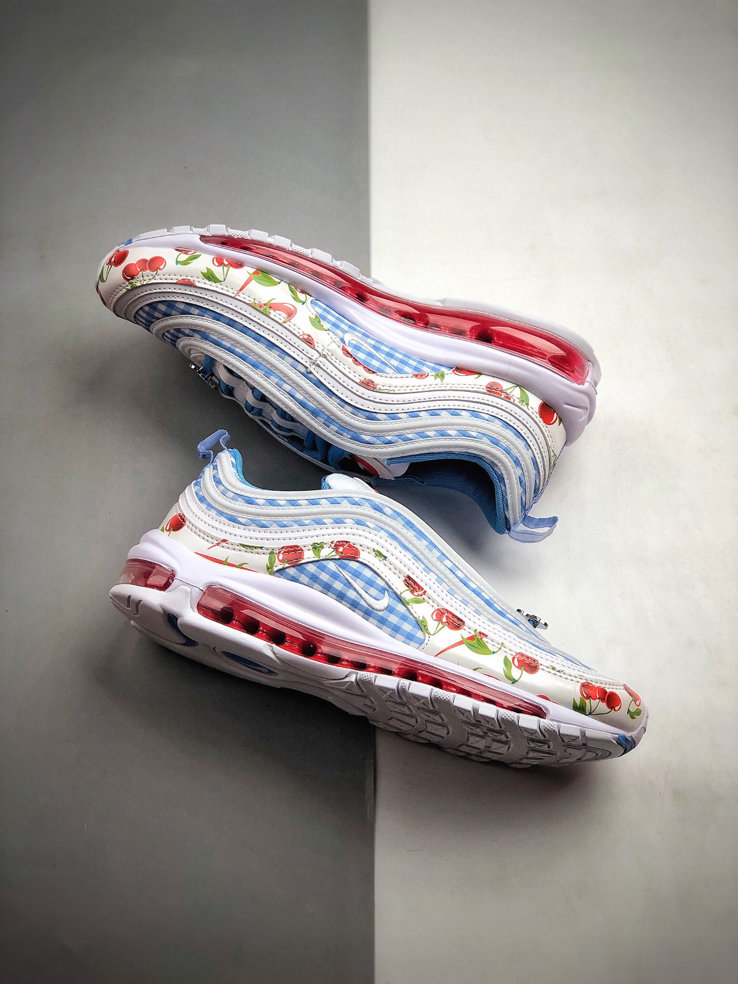 250 公司级 耐克Nike Air Max 97气垫跑步鞋 520樱桃红   货号：CW5806-100