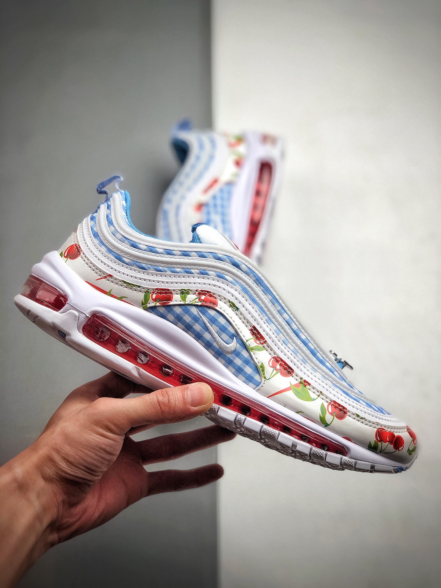 250 公司级 耐克Nike Air Max 97气垫跑步鞋 520樱桃红   货号：CW5806-100