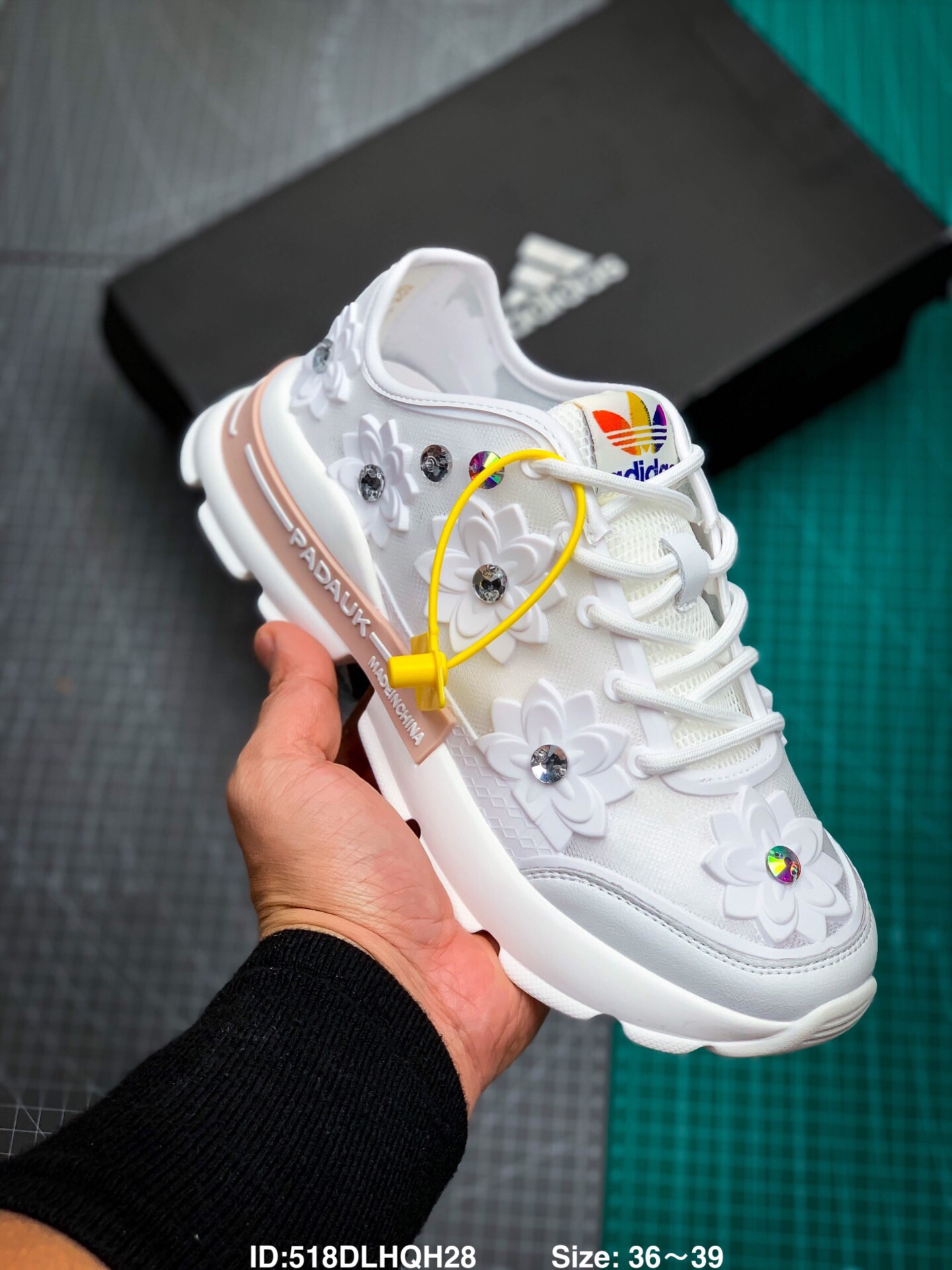 💰150
2020老爹鞋女欧美水钻休闲厚底网鞋女松糕蕾丝透气网面运动单鞋潮鞋
ID:518DLHQH28         Size: 35-40