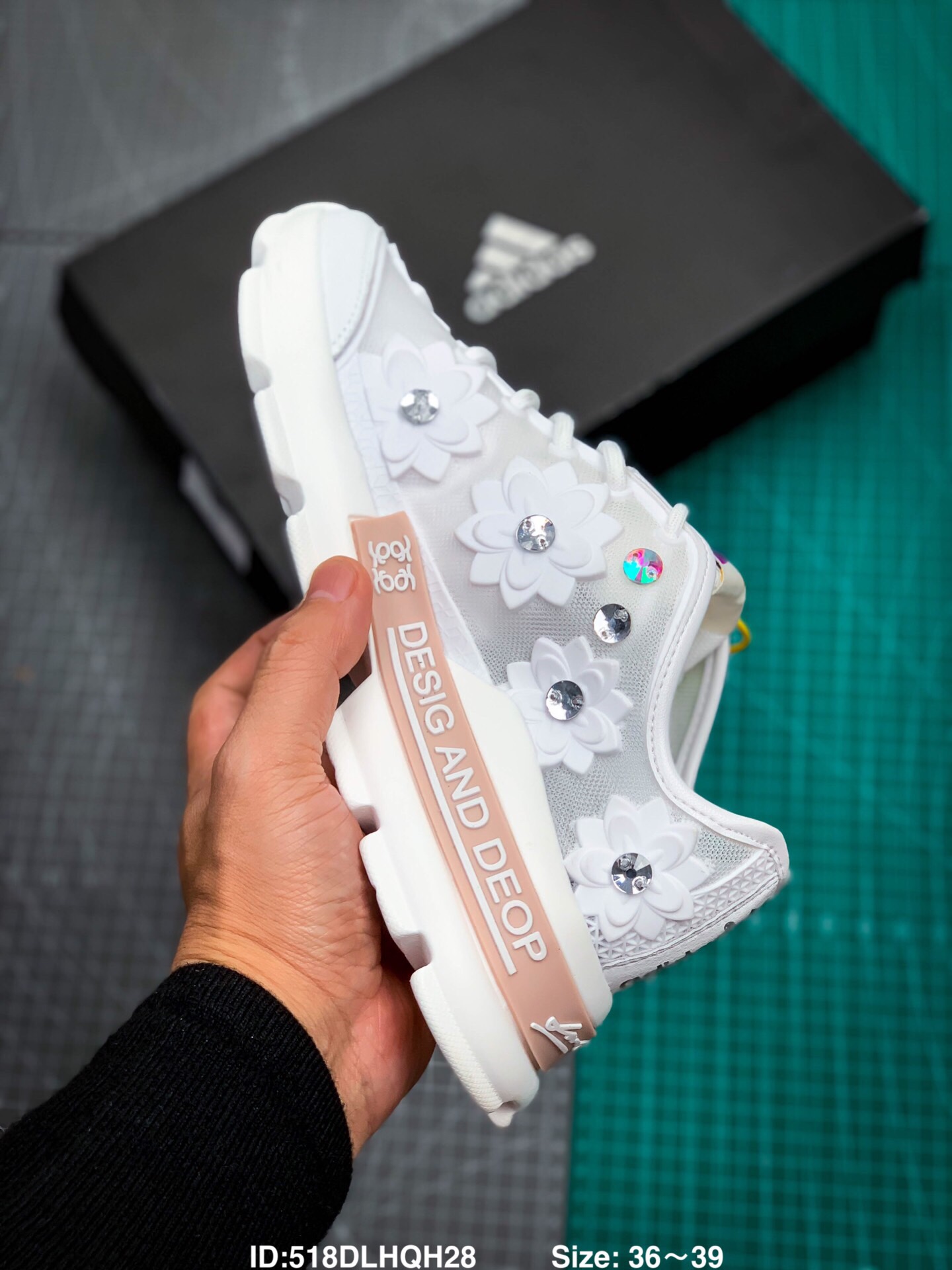 💰150
2020老爹鞋女欧美水钻休闲厚底网鞋女松糕蕾丝透气网面运动单鞋潮鞋
ID:518DLHQH28         Size: 35-40