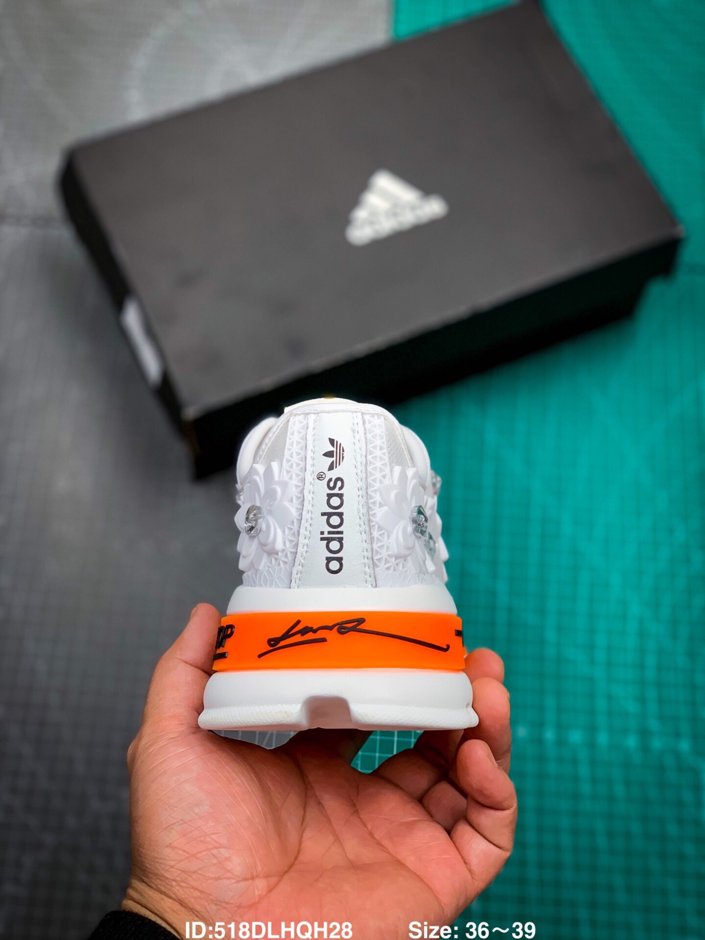 💰150
2020老爹鞋女欧美水钻休闲厚底网鞋女松糕蕾丝透气网面运动单鞋潮鞋
ID:518DLHQH28         Size: 35-40