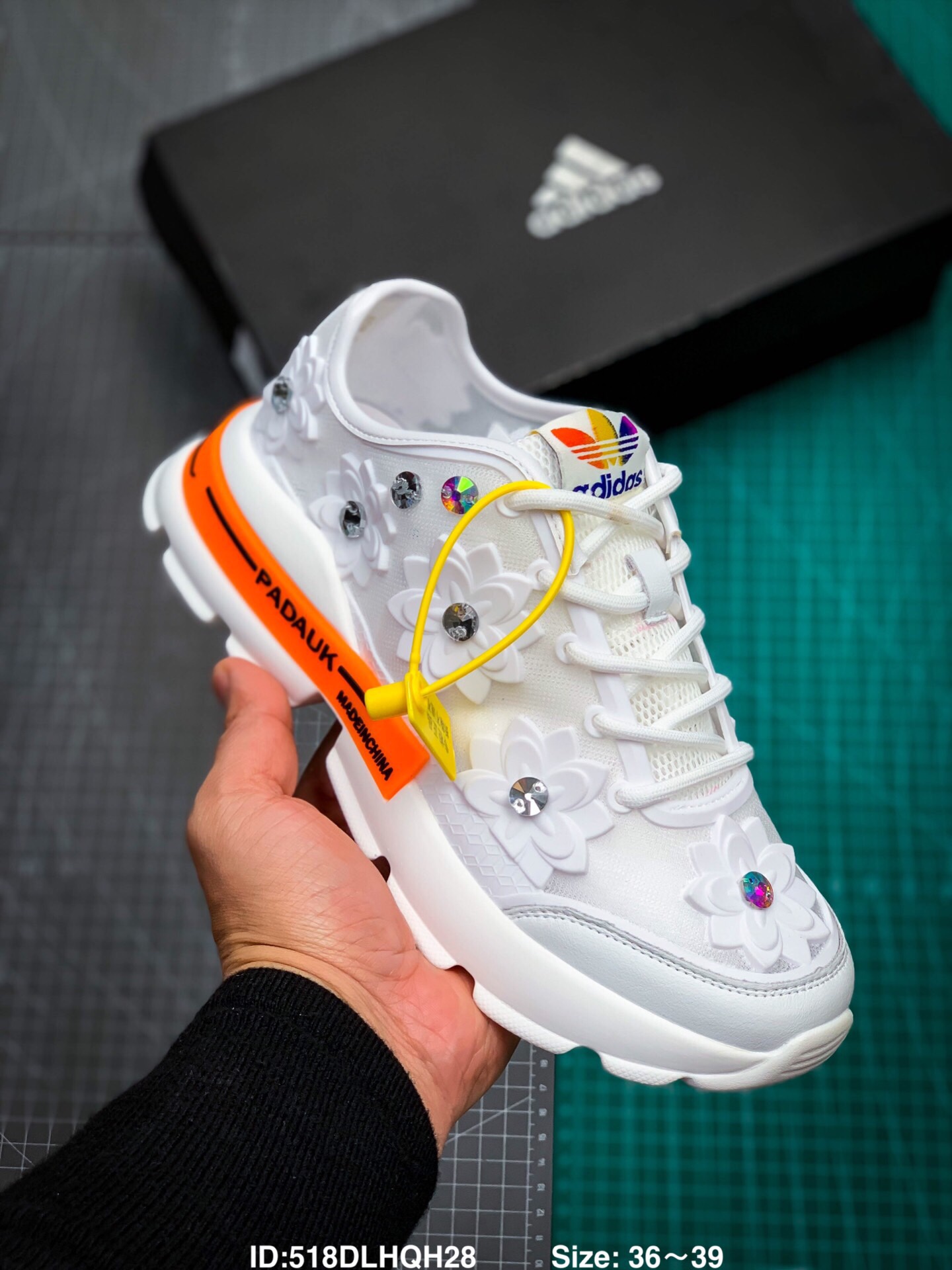 💰150
2020老爹鞋女欧美水钻休闲厚底网鞋女松糕蕾丝透气网面运动单鞋潮鞋
ID:518DLHQH28         Size: 35-40