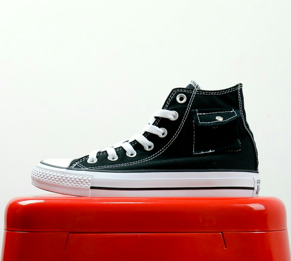 CONVERSE匡威All Star侧面口袋高帮帆布鞋黑高167044C
号码35 36 36.5 37 37.5 38 39 39.5 40 41 41.5 42 42.5 43 44
酷酷小口袋本地自取120💝