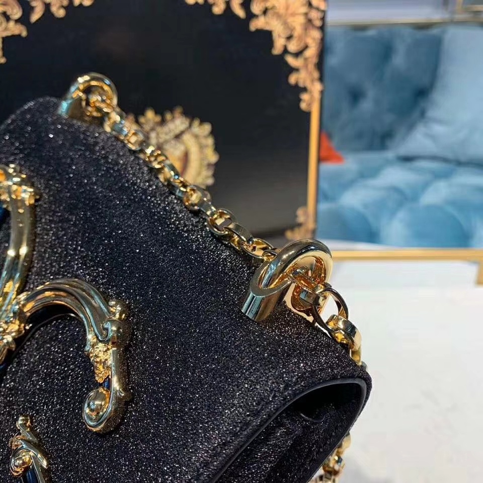 款号6315-1          Dolce&Gabban DG Girls 系列链条斜挎包 来自DG