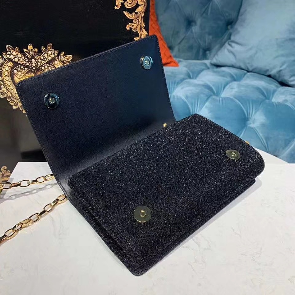 款号6315-1          Dolce&Gabban DG Girls 系列链条斜挎包 来自DG