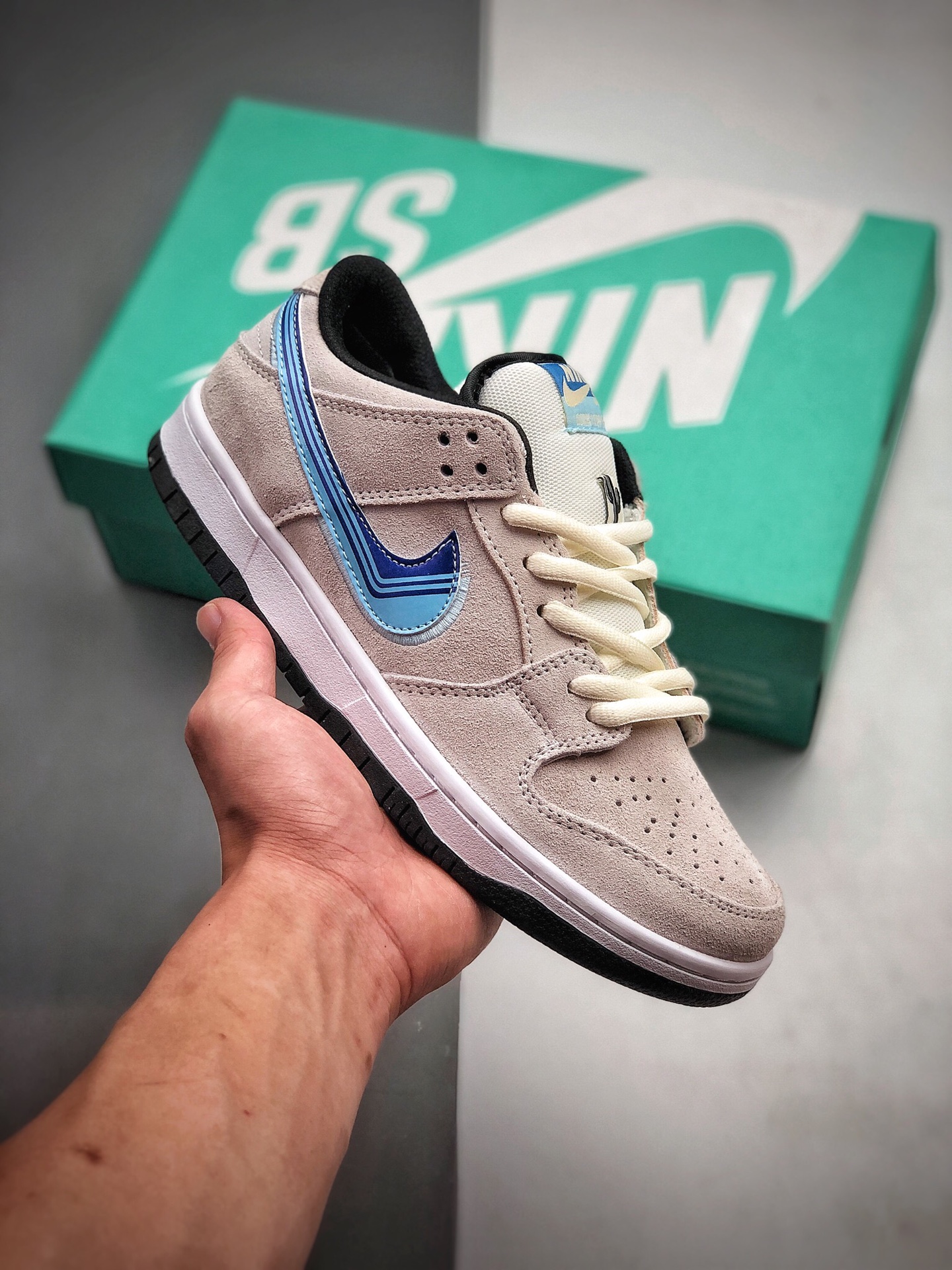 特价140 Nike SB Dunk Low Truck lt pack 公路旅行   CT6688-200
