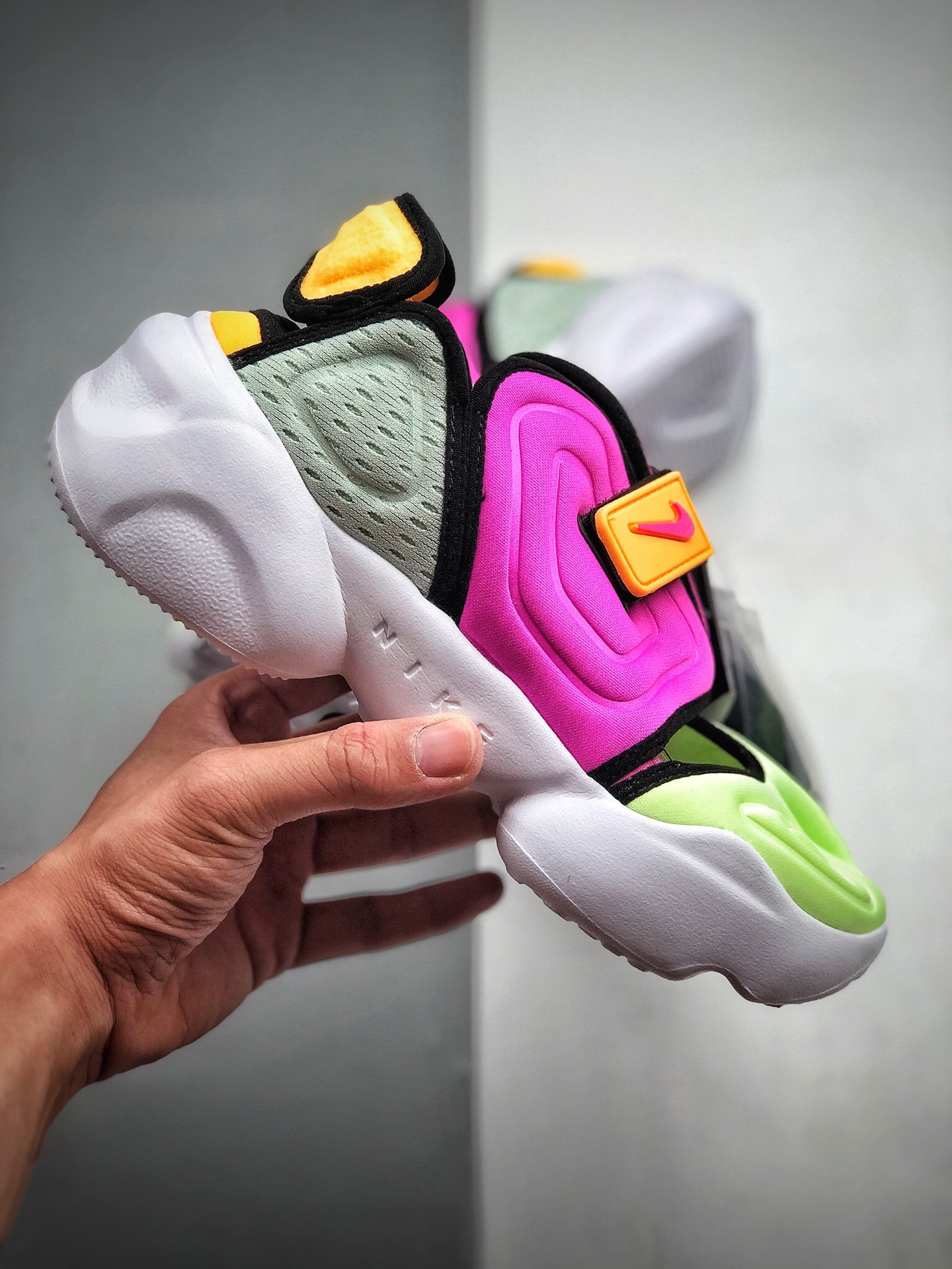190 公司级 耐克 分趾鞋 二代 老爹鞋 粉绿灰色 Nike Aqua Rift “Summit White” 忍者分趾 网红老爹鞋 货号：CW7164 700
