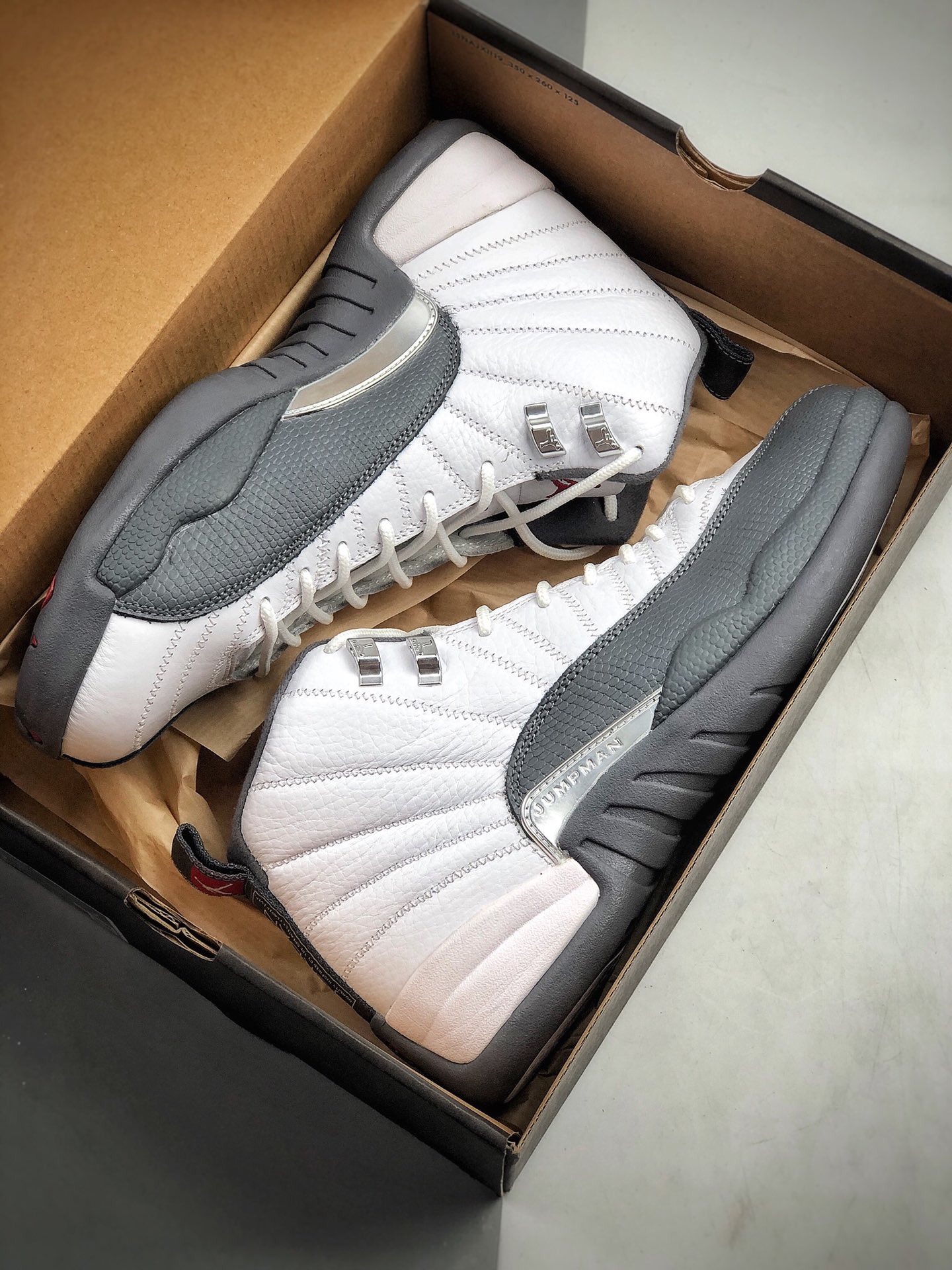 290 公司级 纯原 乔丹 AJ12 白灰色 Air Jordan 12 ” Dark Grey ” AJ12乔12 灰深狼灰 男子化文篮球鞋 货号：130690-160