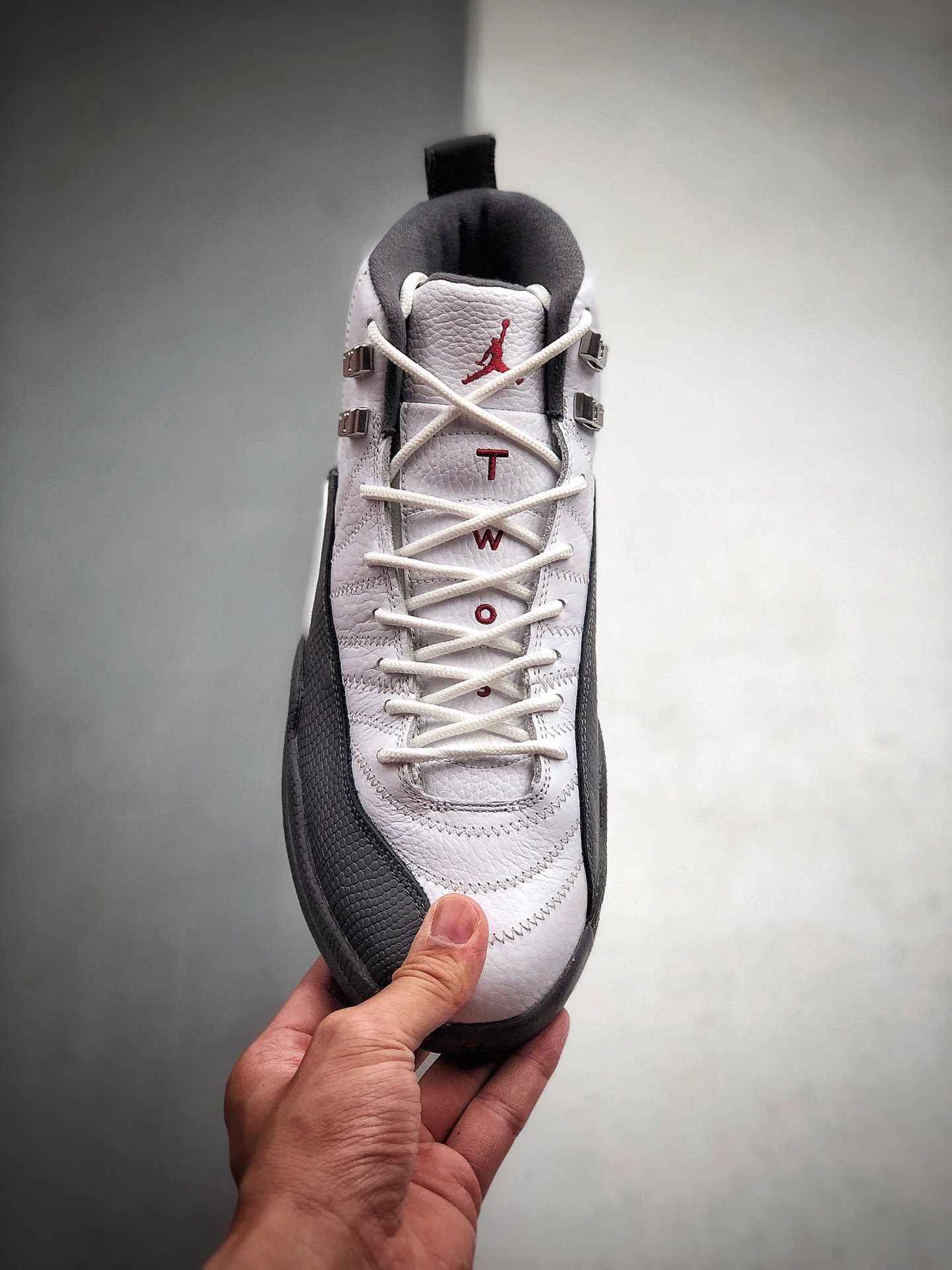 290 公司级 纯原 乔丹 AJ12 白灰色 Air Jordan 12 ” Dark Grey ” AJ12乔12 灰深狼灰 男子化文篮球鞋 货号：130690-160