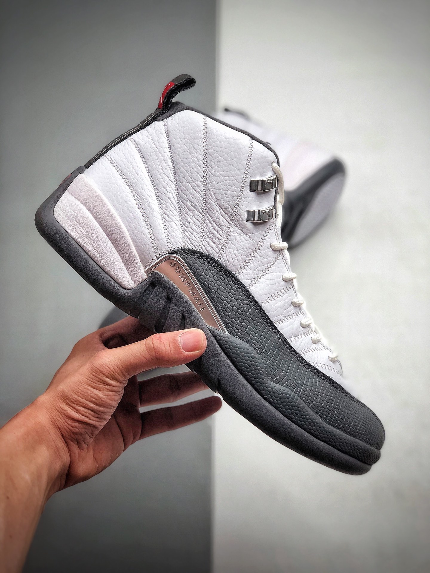 290 公司级 纯原 乔丹 AJ12 白灰色 Air Jordan 12 ” Dark Grey ” AJ12乔12 灰深狼灰 男子化文篮球鞋 货号：130690-160