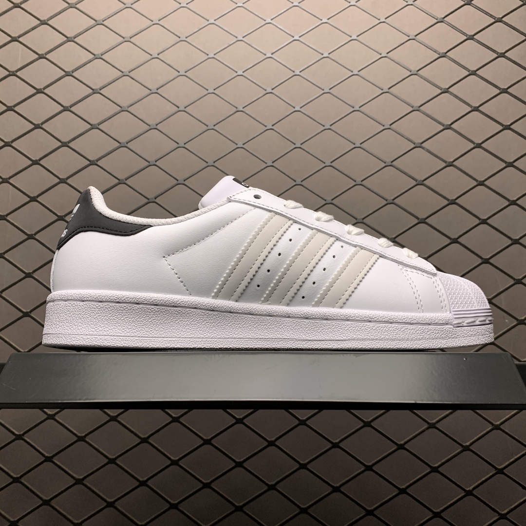 190 Adidas 阿迪达斯 Superstar 贝壳头休闲运动板鞋 FV2813