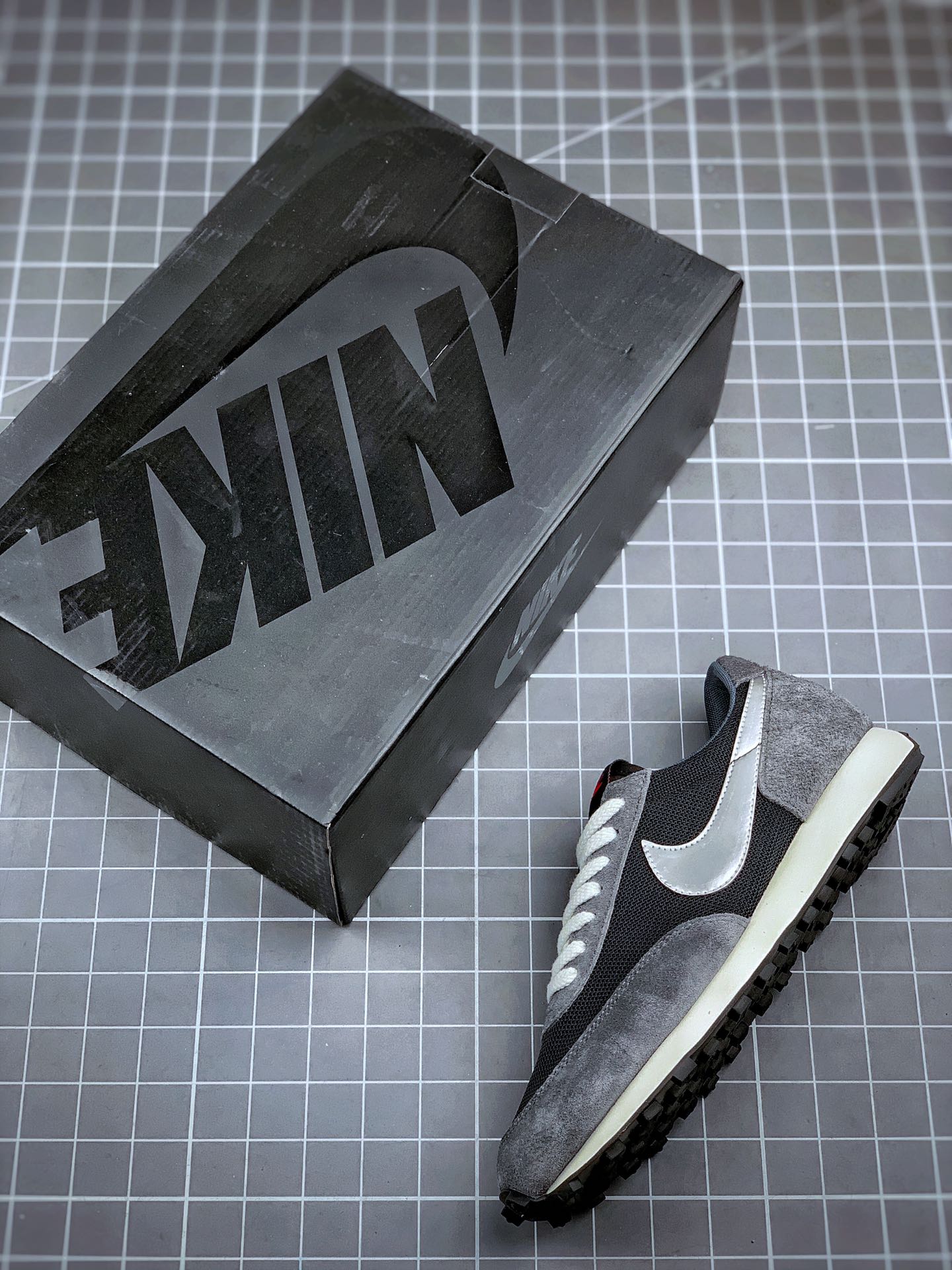 190 Nk Daybreak SP 灰银 破晓系列华夫复古休闲运动慢跑鞋