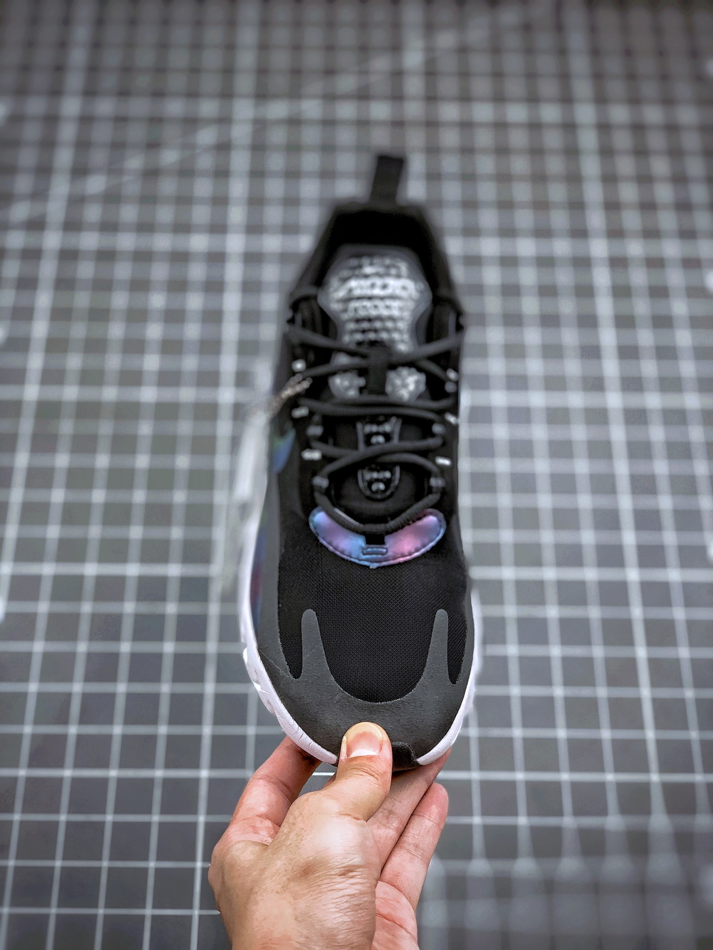 210 耐克Nike Air Max 270 React SE”Bubble Pack Smoke Grey/Multi”270瑞亚赛车系列后半掌气垫百搭运动慢跑鞋“黑灰白彩红” 货号：CT5064-001