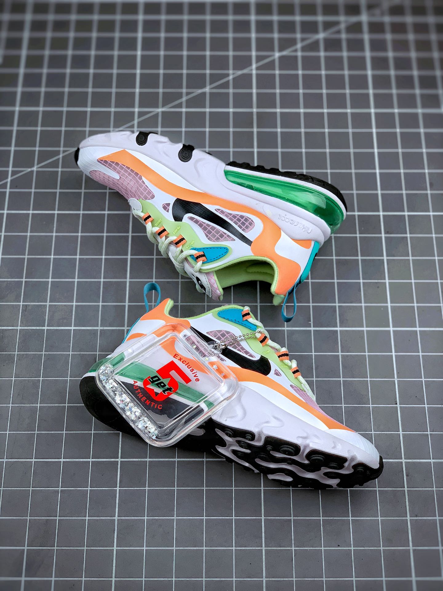 210 耐克Nike Air Max 270 React SE”Bubble Pack Smoke Grey/Multi”270瑞亚赛车系列后半掌气垫百搭运动慢跑鞋“白绿橙” 货号：CJ0620-600