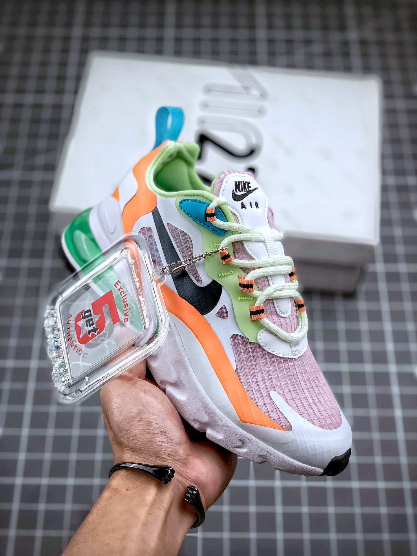 210 耐克Nike Air Max 270 React SE”Bubble Pack Smoke Grey/Multi”270瑞亚赛车系列后半掌气垫百搭运动慢跑鞋“白绿橙” 货号：CJ0620-600