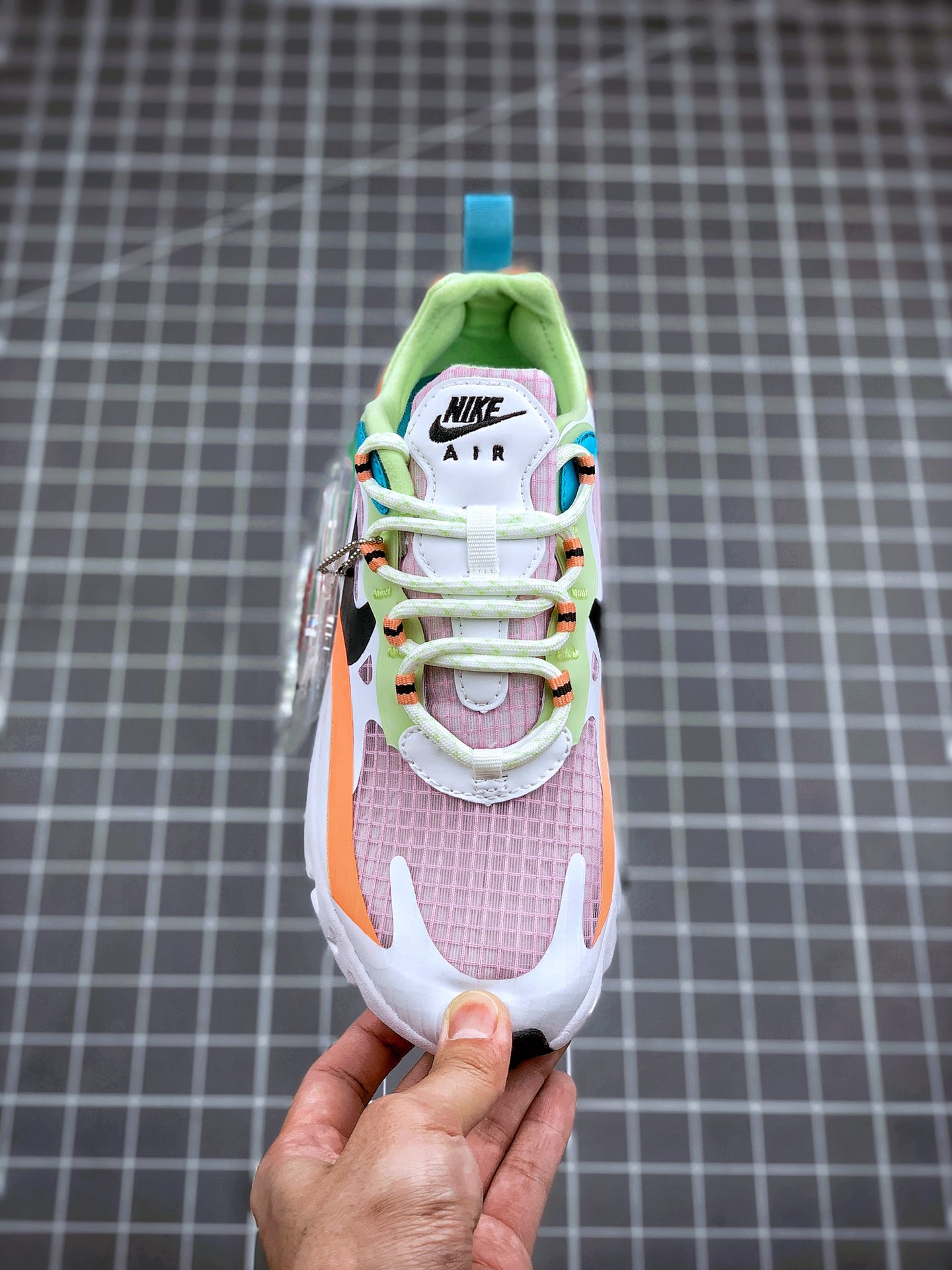 210 耐克Nike Air Max 270 React SE”Bubble Pack Smoke Grey/Multi”270瑞亚赛车系列后半掌气垫百搭运动慢跑鞋“白绿橙” 货号：CJ0620-600