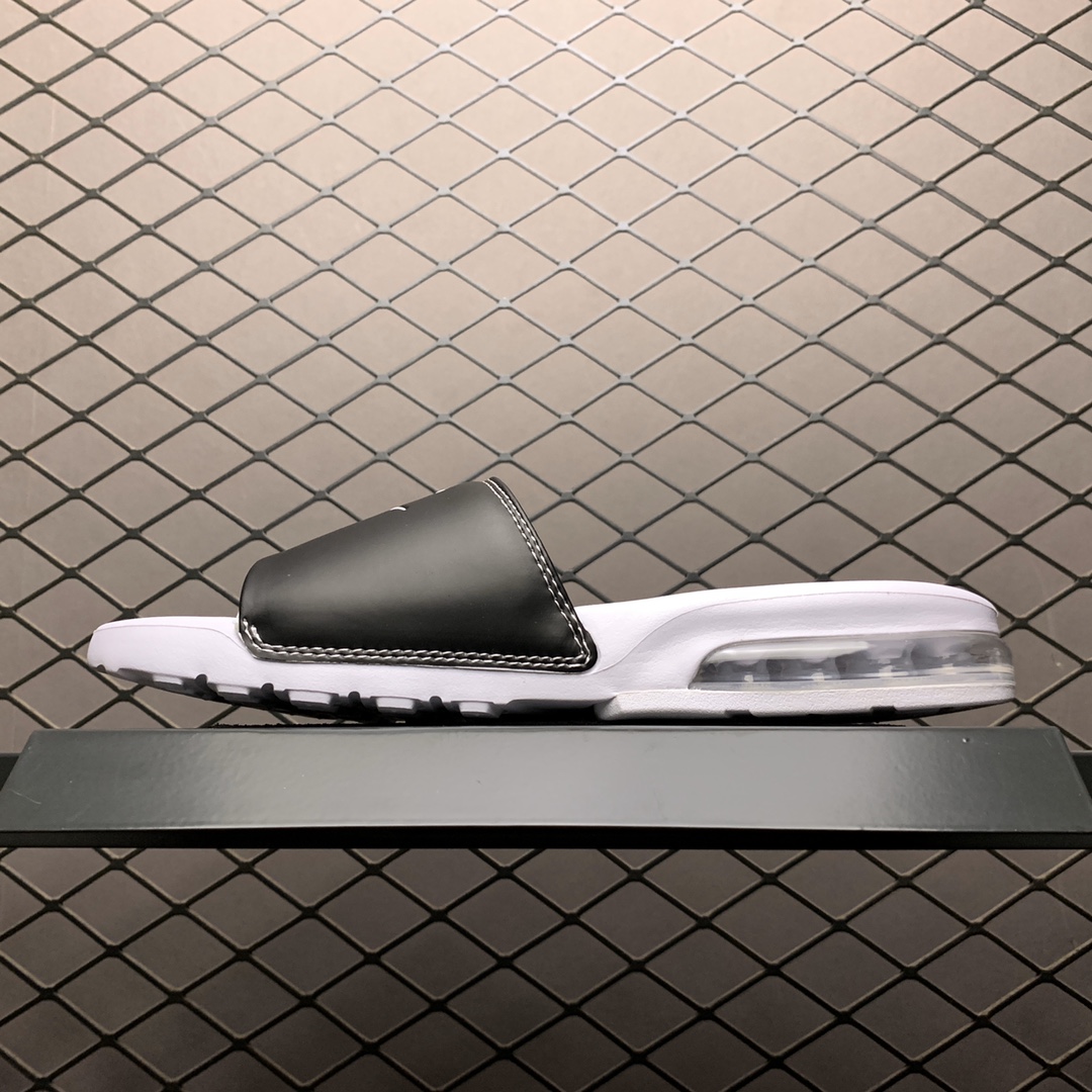 130 Nike Benassi Solarsoft 夏季沙滩 半掌气垫拖鞋 BQ4626-104