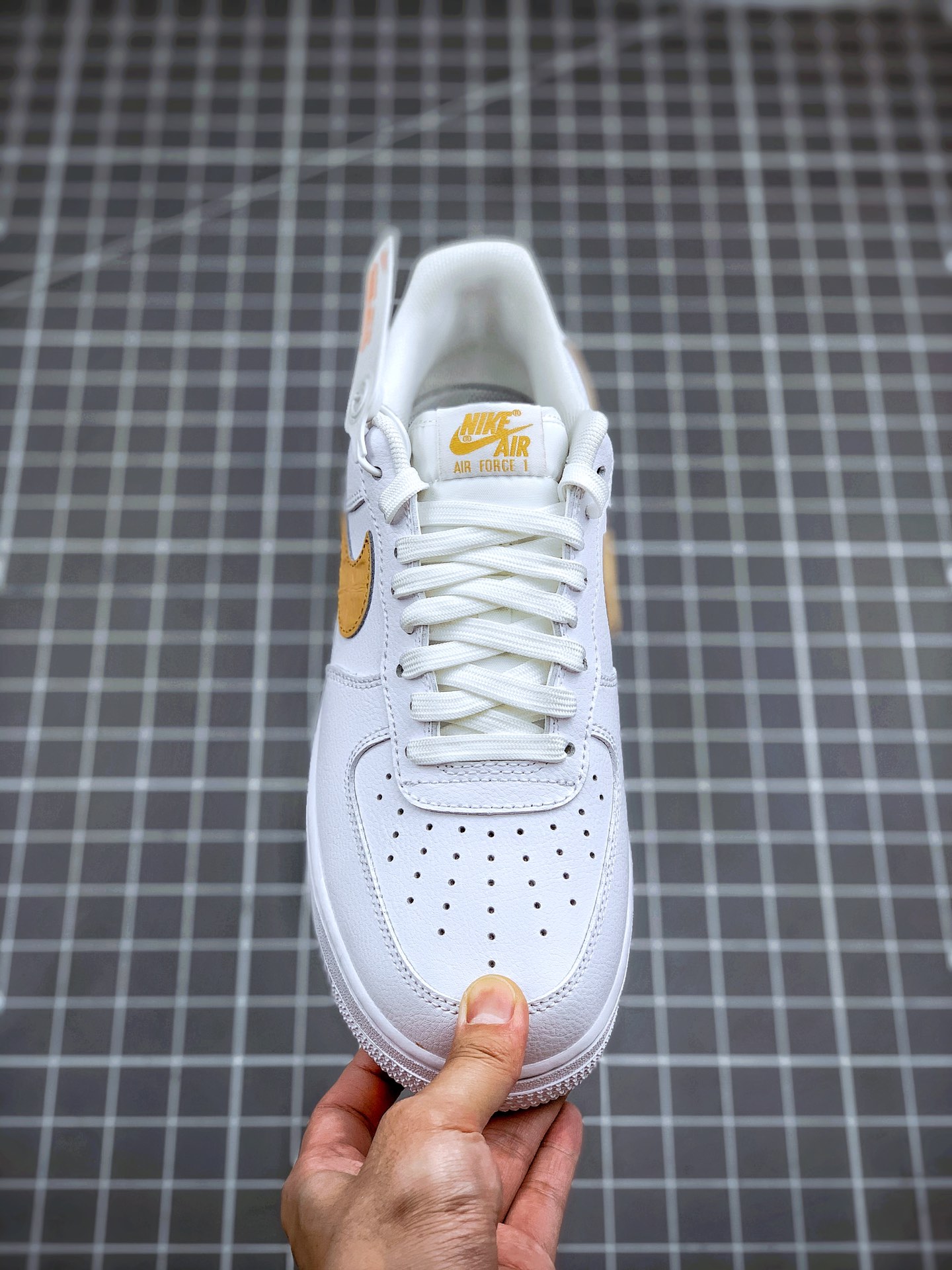 200 Air Force 1白蓝蛇纹 马毛打造 货号：CW7567-101