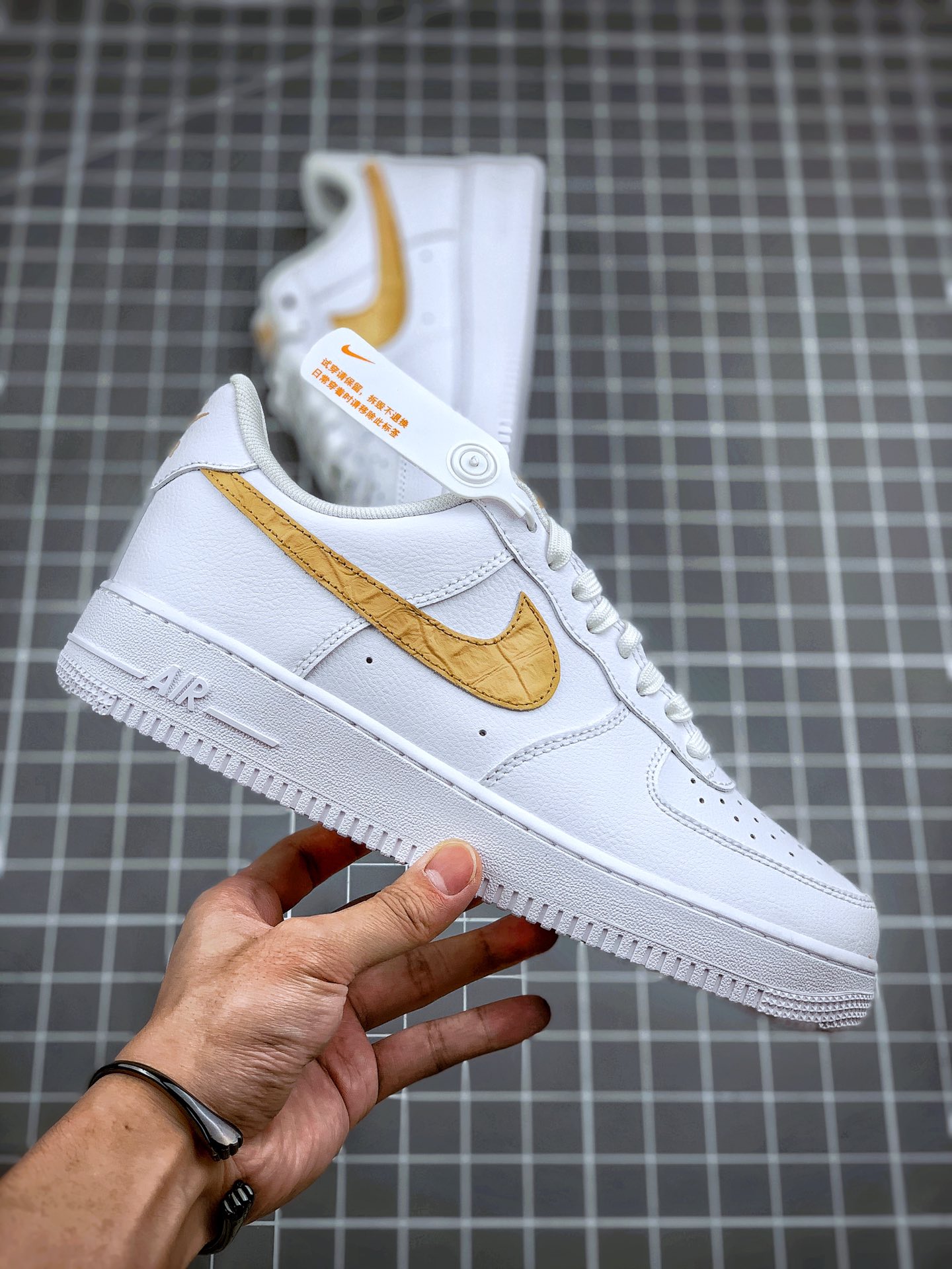 200 Air Force 1白蓝蛇纹 马毛打造 货号：CW7567-101