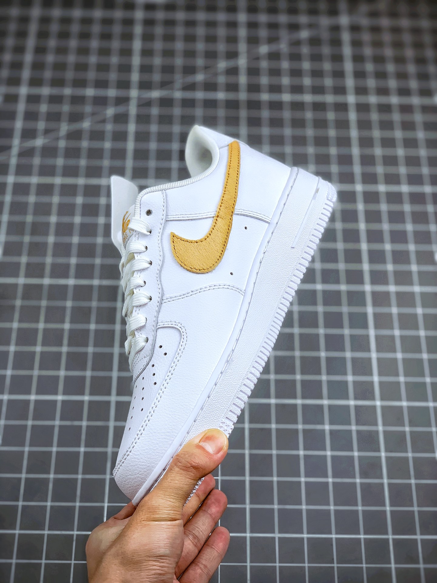 200 Air Force 1白蓝蛇纹 马毛打造 货号：CW7567-101