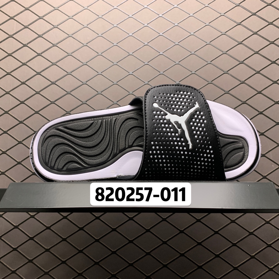 90 Air Jordan Hydro J5 AJ拖鞋 820257-011 魔术贴可调节鞋面 方便穿着 组合大底 采用底层一次MD上层二次MD