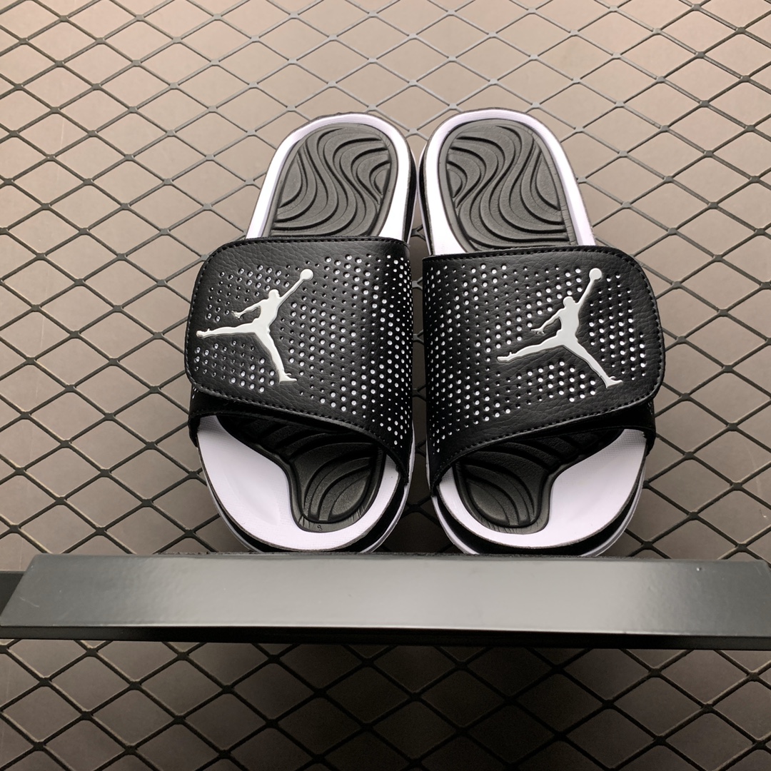 90 Air Jordan Hydro J5 AJ拖鞋 820257-011 魔术贴可调节鞋面 方便穿着 组合大底 采用底层一次MD上层二次MD