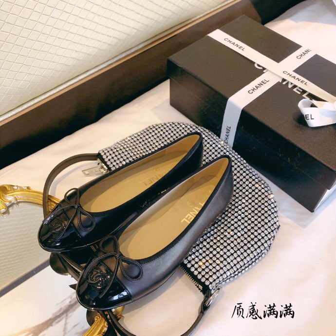 CHANEL クラシックバレエシューズ スターエナメルレザートゥ+輸入ファインベルベット イタリア製本革底