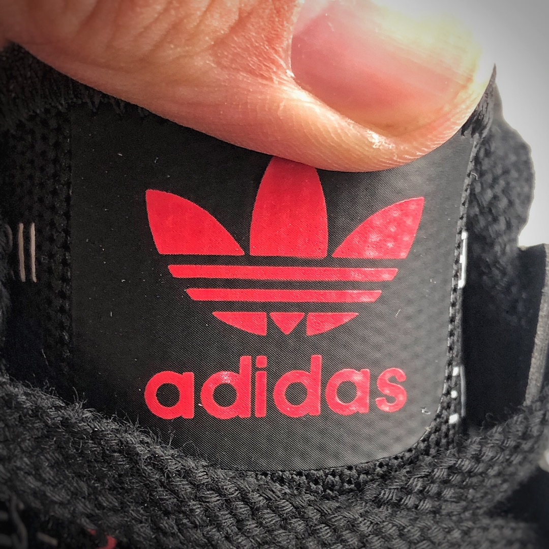 100 Adidas Boost NMD  R1 系列 弹力针鞋织面 EG6363