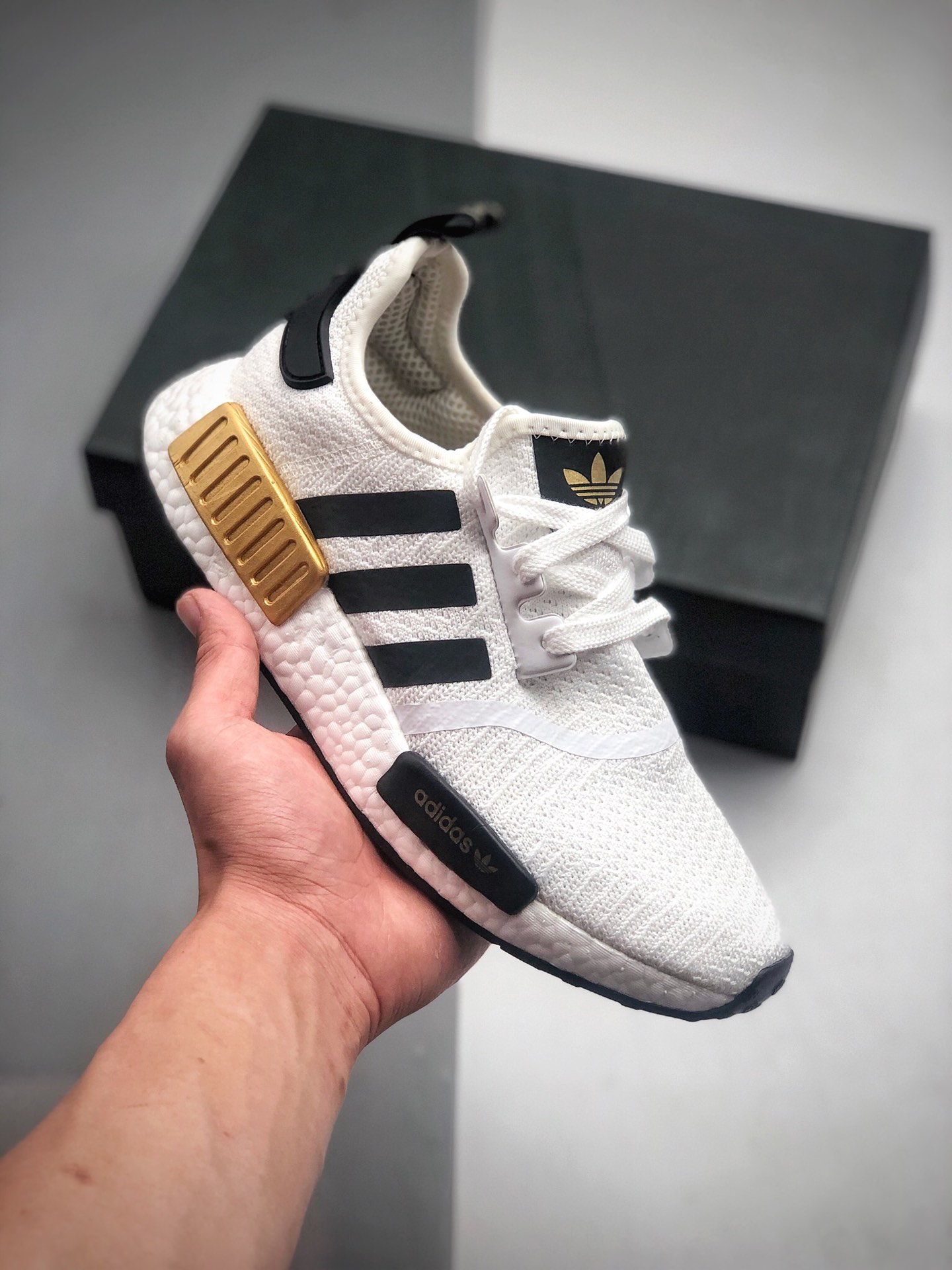 Adidas Boost NMD  R1 系列