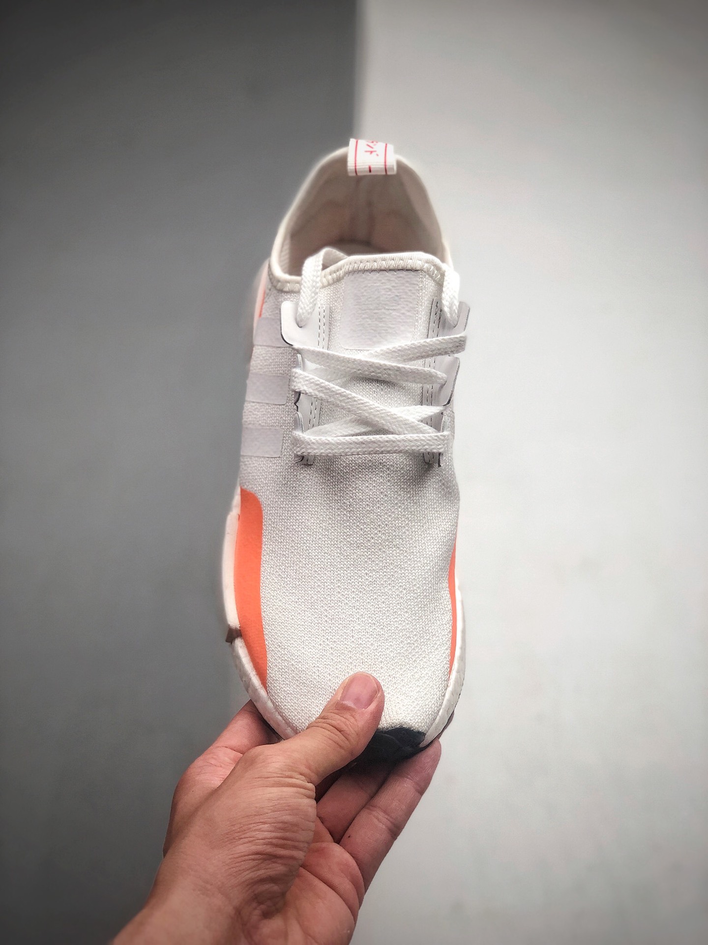 特价100 Adidas Boost NMD  R1 系列 弹力针鞋织面 原高装弹BOOST颗大粒底