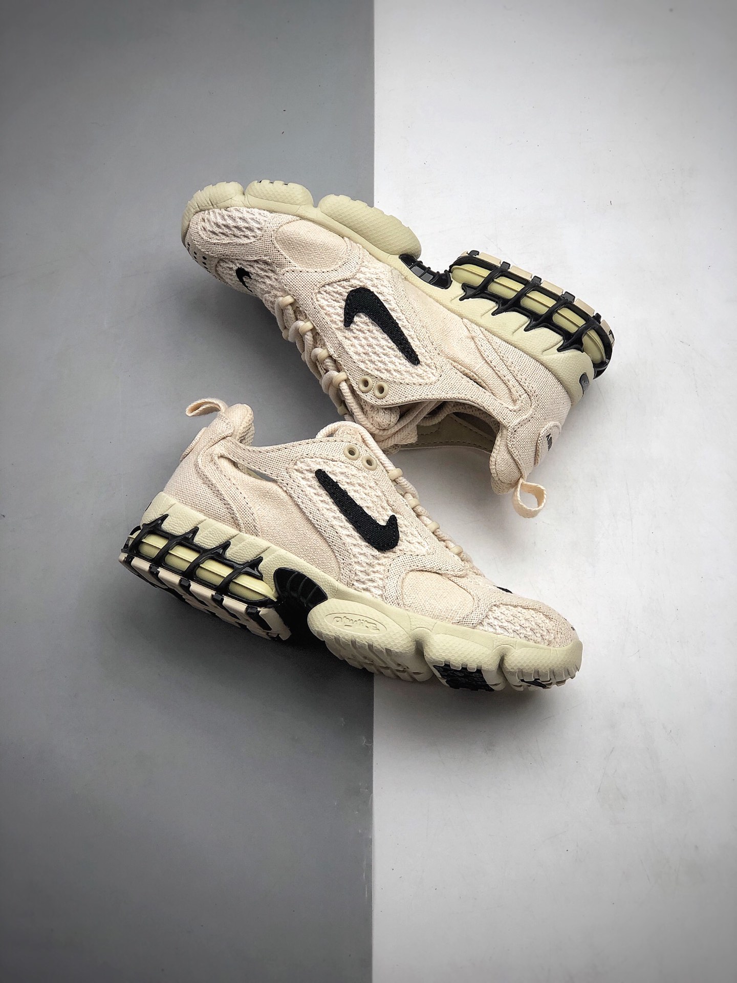 250 超级联名Stussy x Nike Air Zoom SpiridonCG2沙漠黄复古跑步鞋货号：CQ5486-200