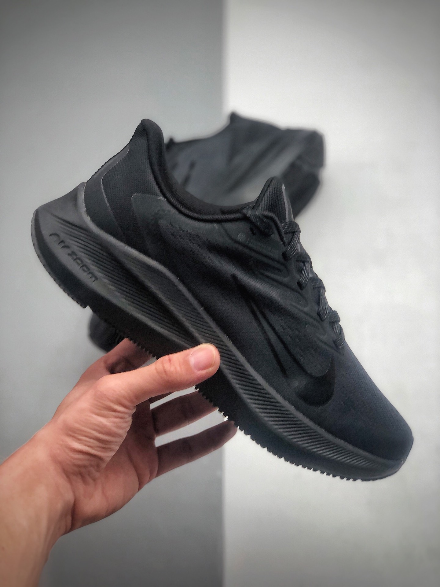 190 耐克 Nike Air Zoom Winflo 7代 网面透气 训练跑步鞋  脚感回弹感受非常直接 货号：CJ0291-005