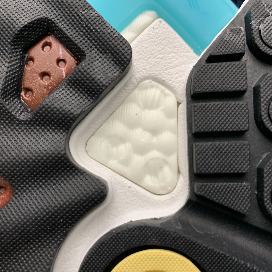 220 Adidas 阿迪达斯 ZX Torsion ZX扭转系列休闲运动复古慢跑鞋 EE4845