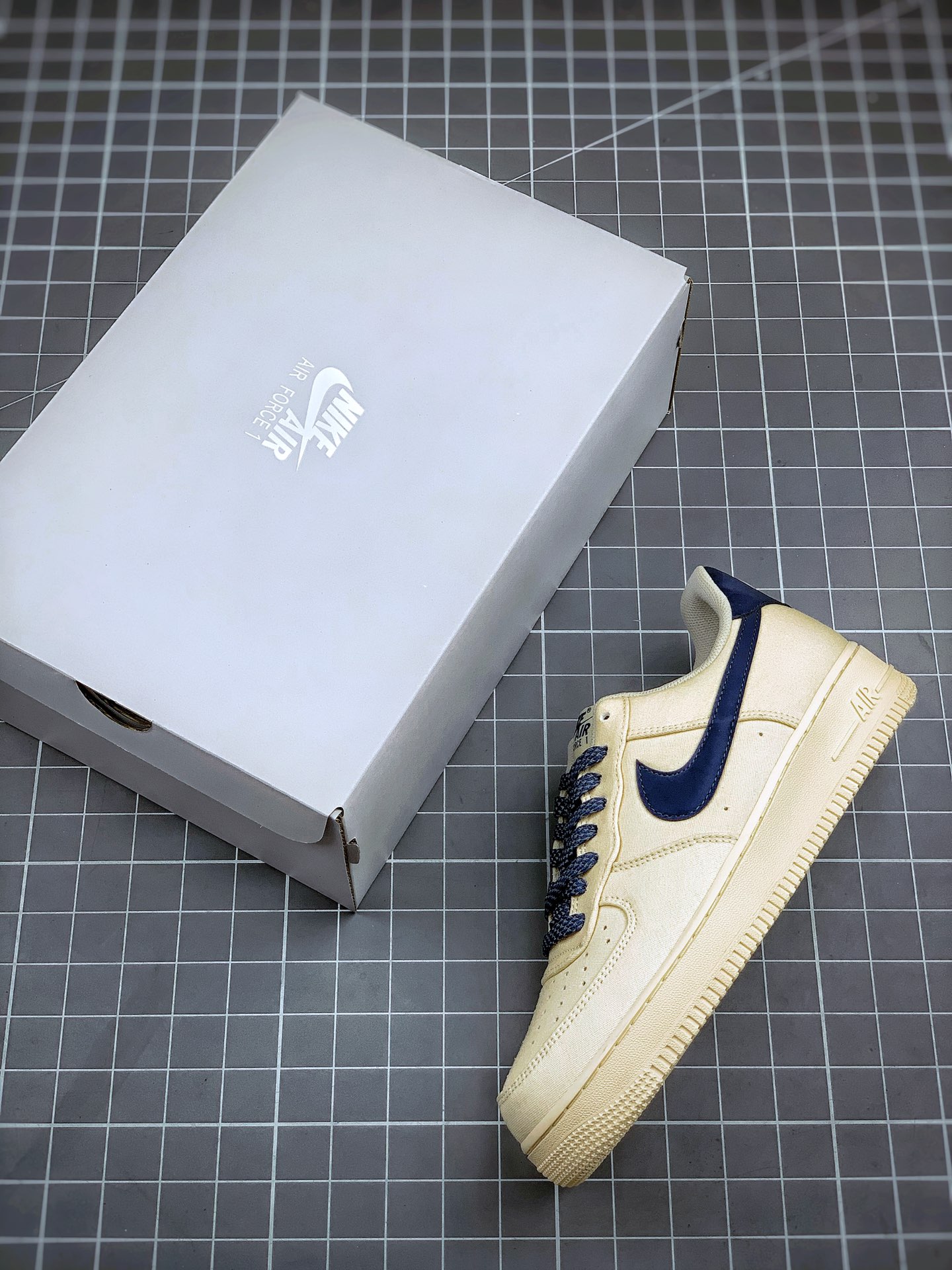 190 Air Force 1 '07 布面米黄满天星 货号：315122-109 高帮空军休闲板鞋