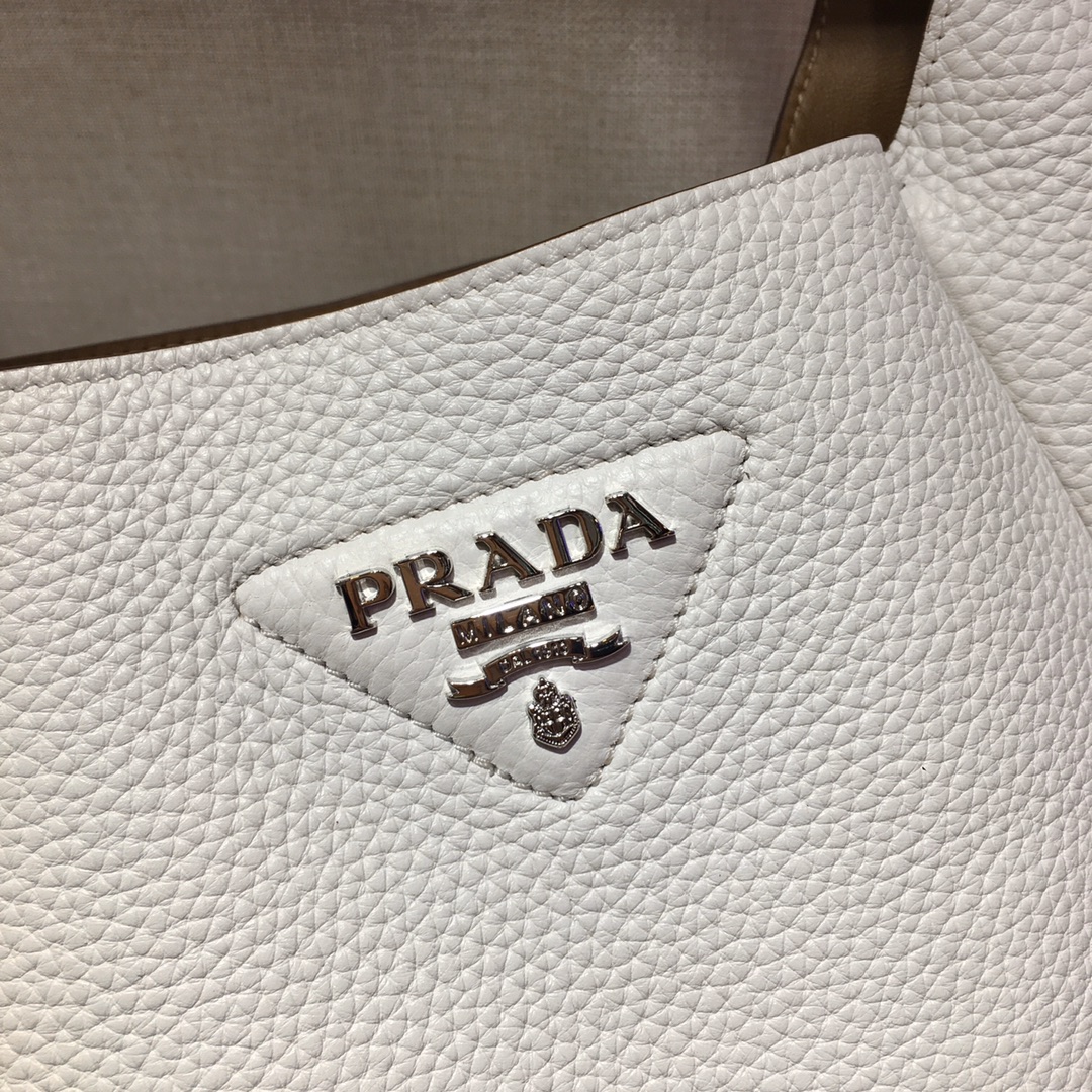 PRADA普拉达进口柔软细腻小牛皮菜篮子托特腋下包1BC127