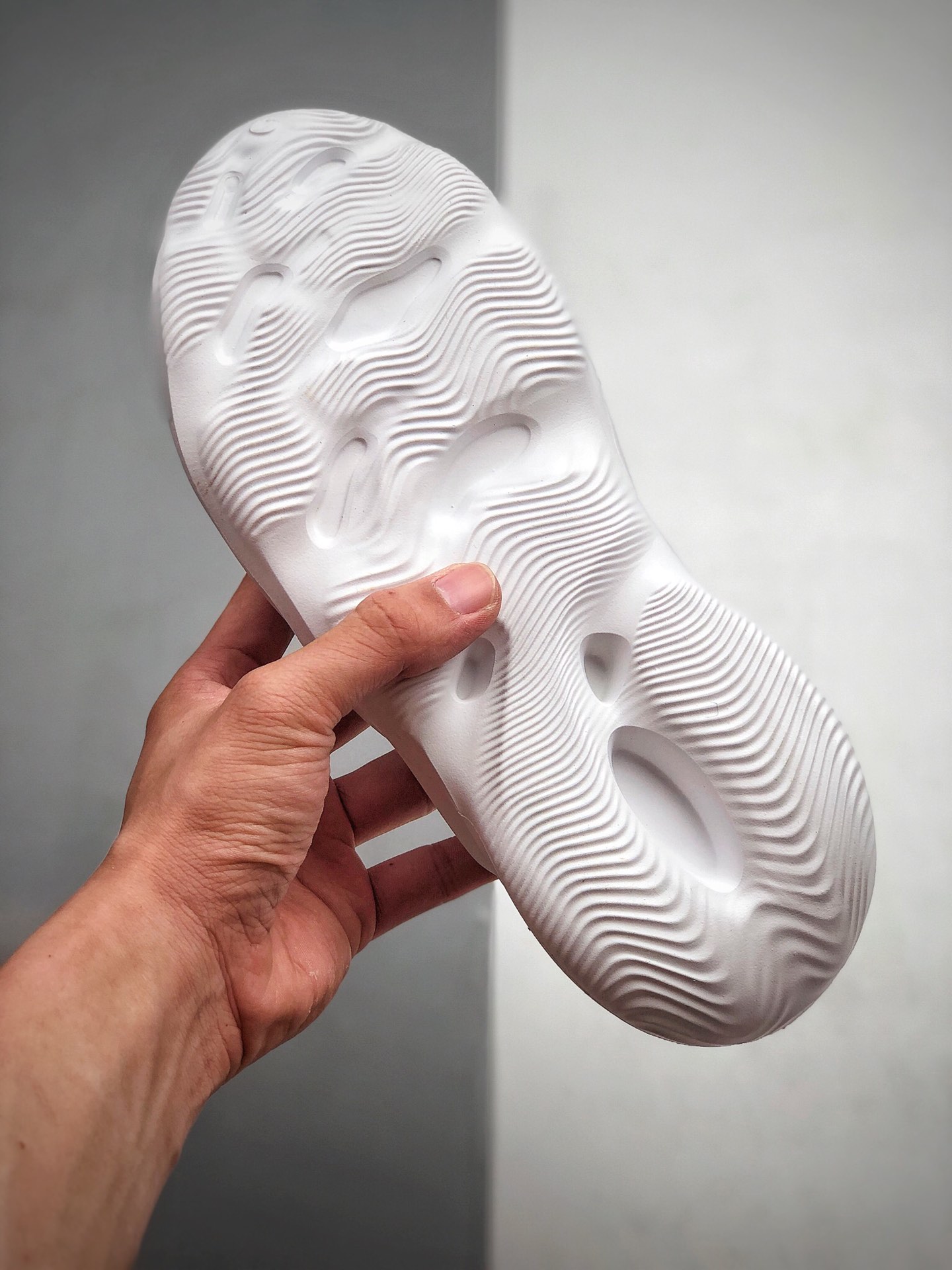 170  阿迪达斯ADIDAS YEEZY FOAM RUNNER UPCOMING COLORWAYS 350椰子镂空洞洞鞋 拖鞋凉鞋