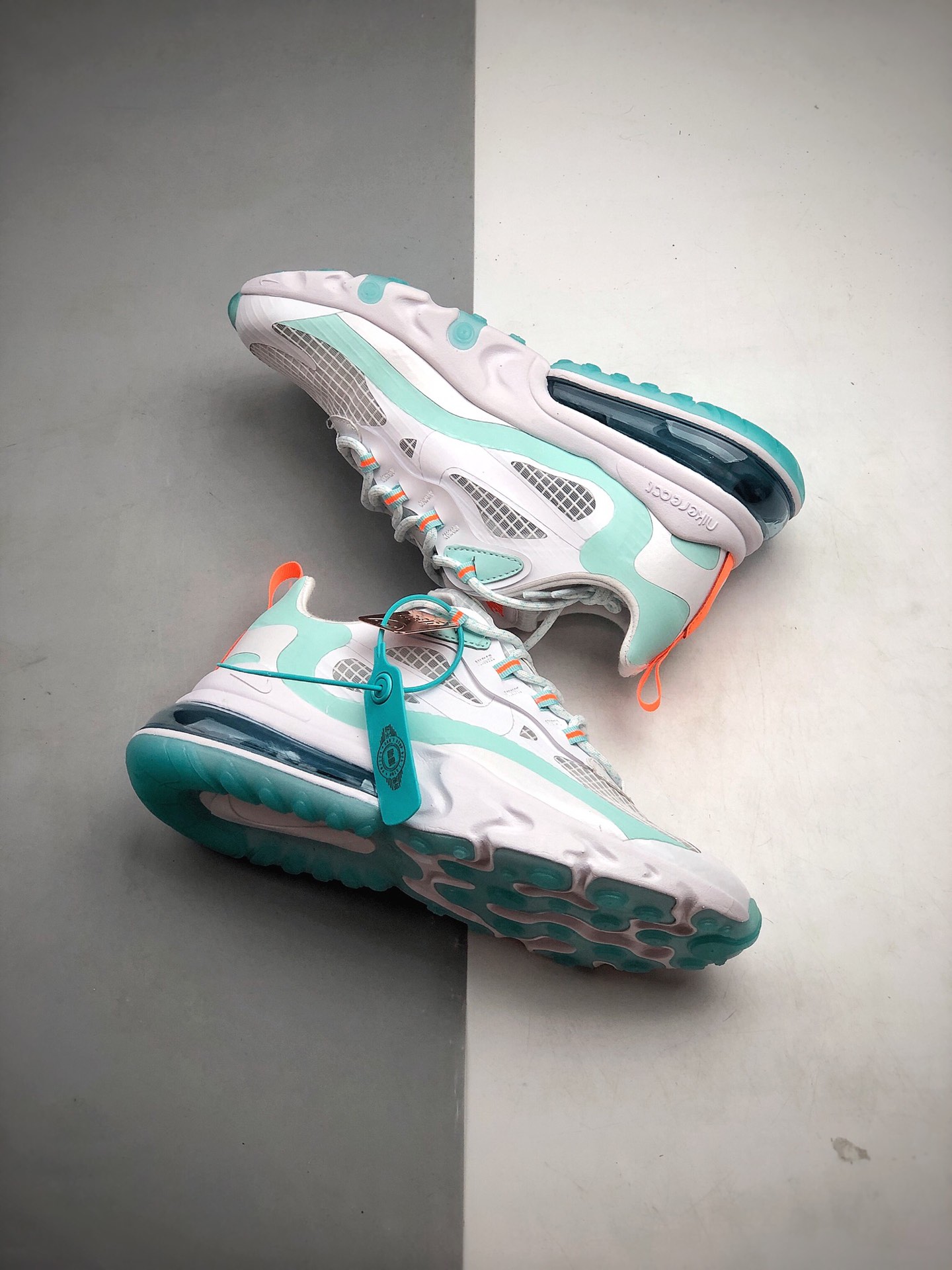 210 公司级Nike Max 270 网面透气半掌气垫跑步鞋  货号：CJ0620-100