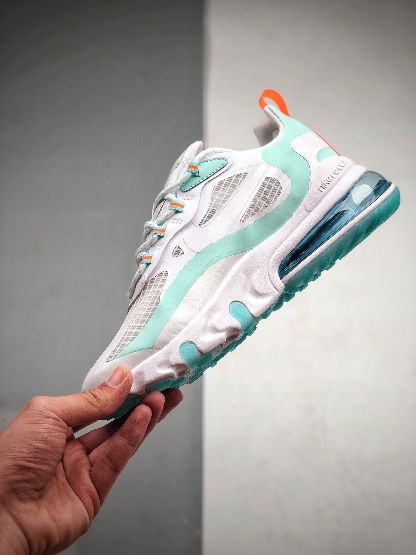 210 公司级Nike Max 270 网面透气半掌气垫跑步鞋  货号：CJ0620-100