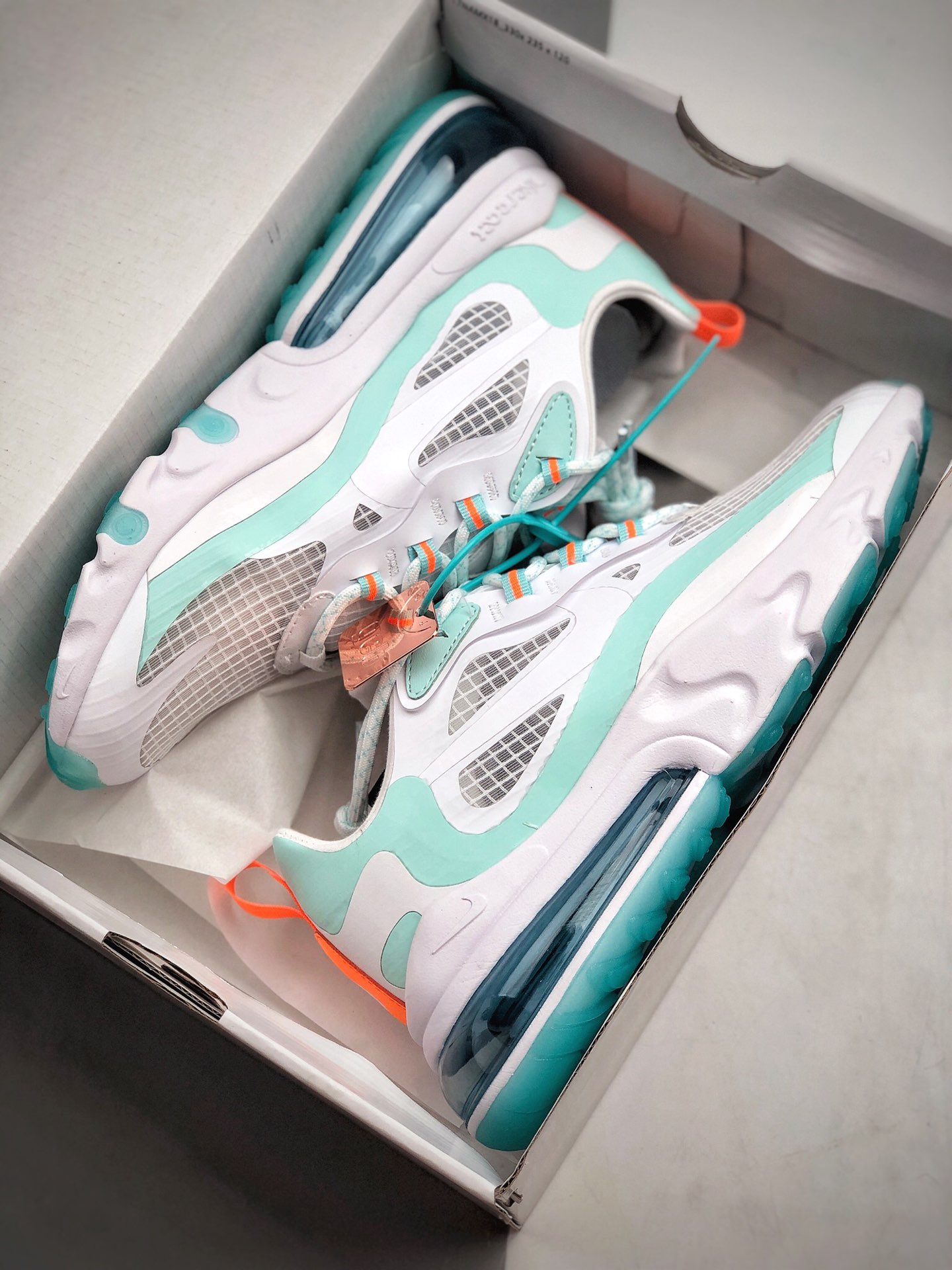 210 公司级Nike Max 270 网面透气半掌气垫跑步鞋  货号：CJ0620-100