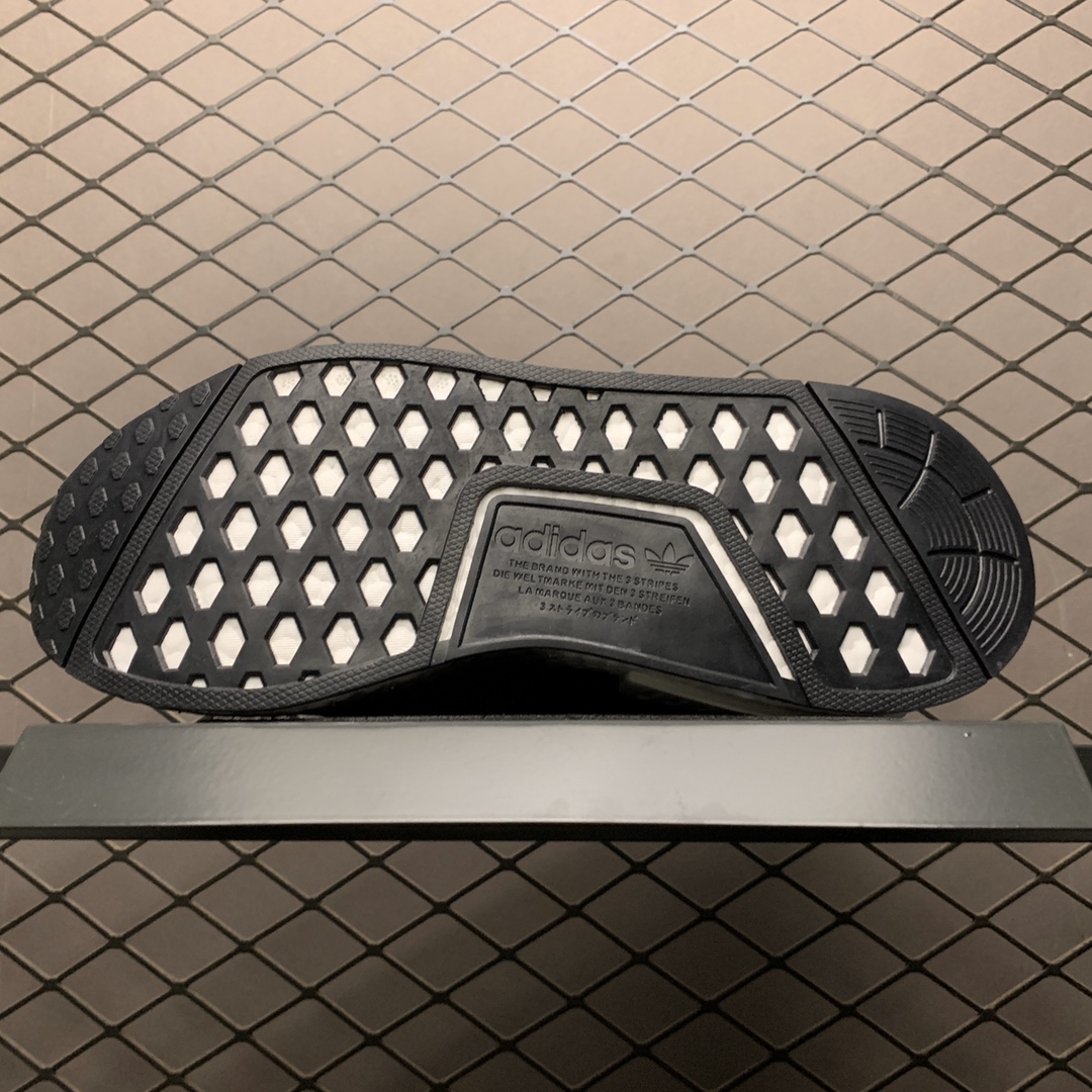 210 Adidas 阿迪达斯 NMD Boost 爆米花超弹中底 EF5861 针织网面休闲跑步鞋