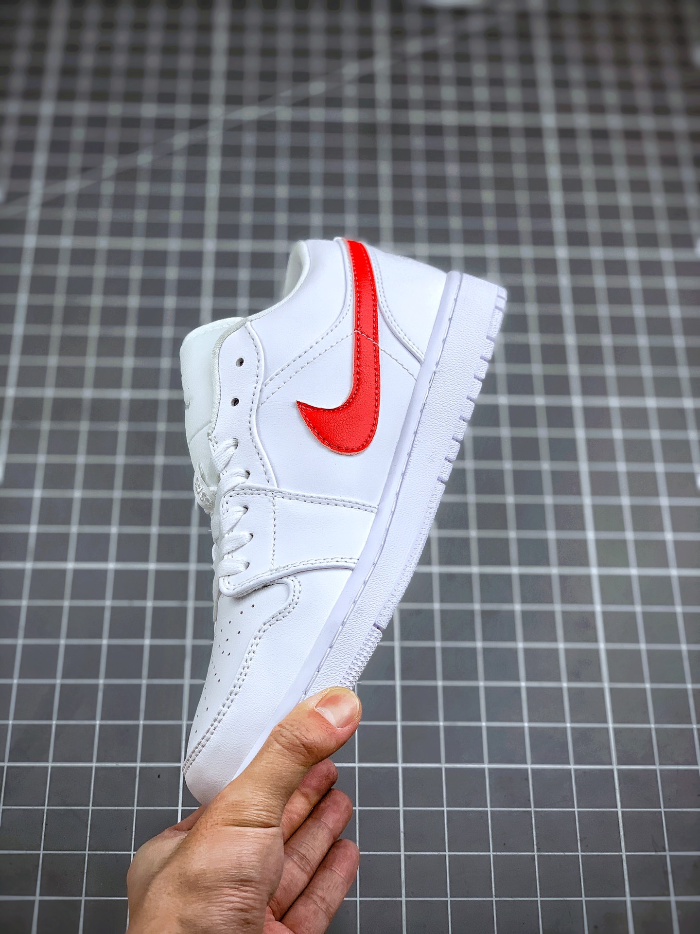 210 Air Jordan 1 Low 大学白红