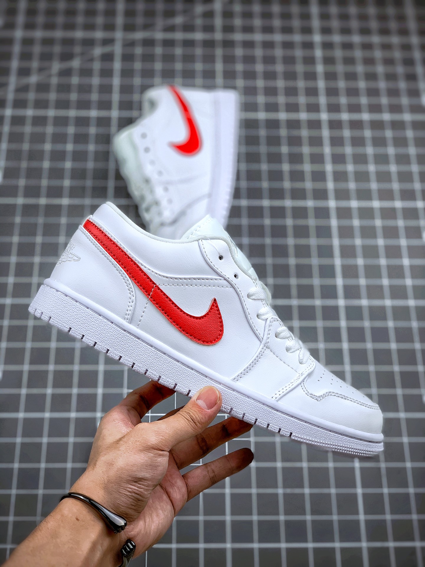 210 Air Jordan 1 Low 大学白红