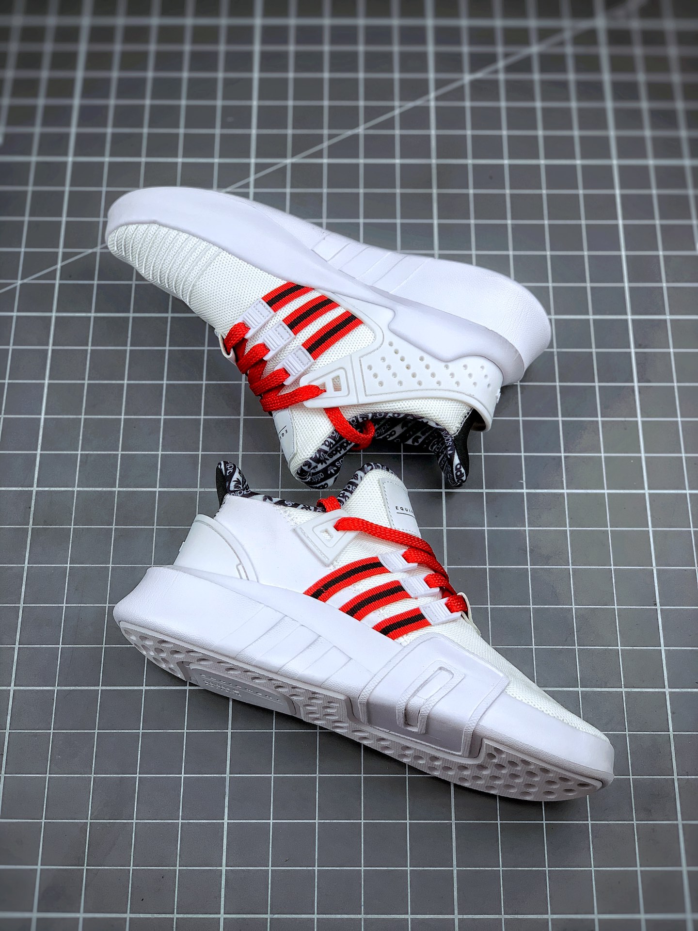 170 原装公司级 正品代购指定版本  Adidas EQT Bask ADV 白红 货号：EE0918