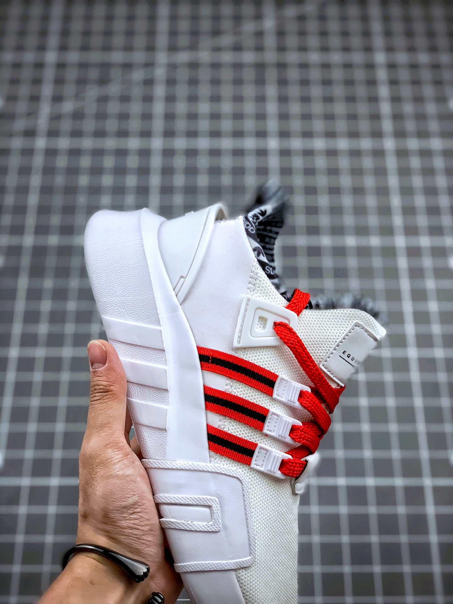 170 原装公司级 正品代购指定版本  Adidas EQT Bask ADV 白红 货号：EE0918