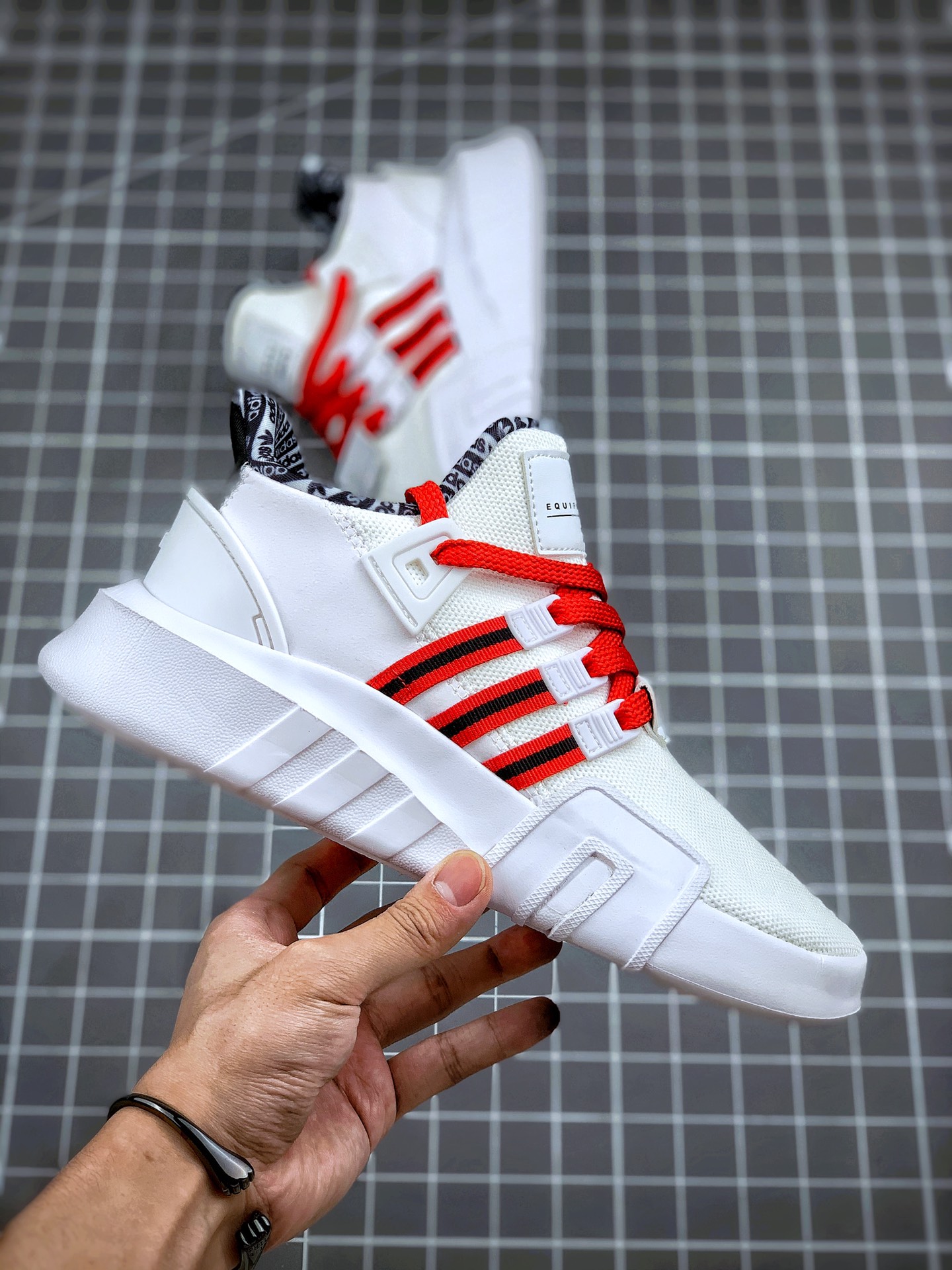 170 原装公司级 正品代购指定版本  Adidas EQT Bask ADV 白红 货号：EE0918