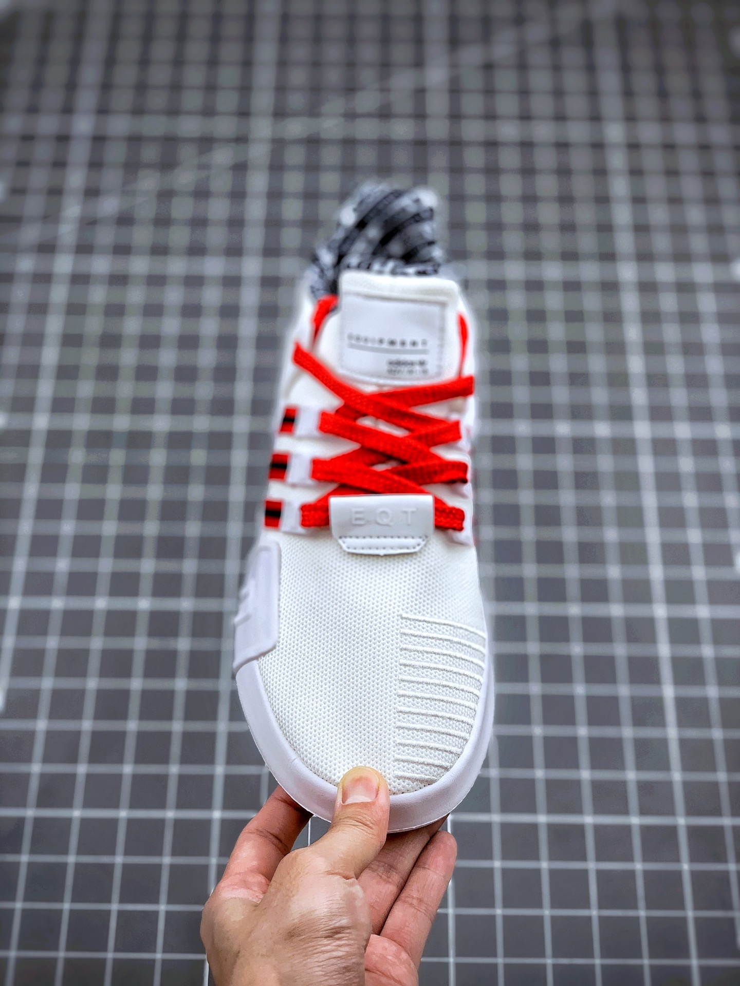 170 原装公司级 正品代购指定版本  Adidas EQT Bask ADV 白红 货号：EE0918