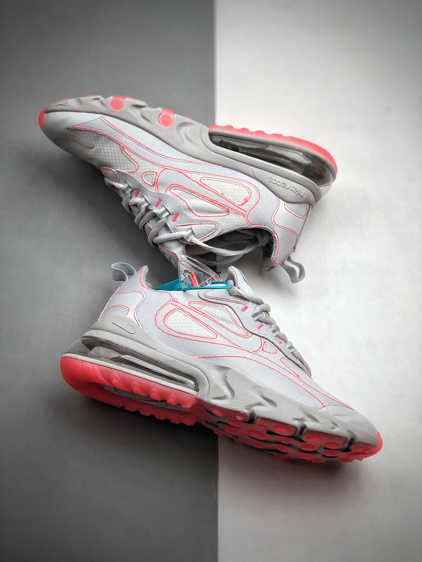 210 Air Max 270 React 简约线条风 货号：CQ6549-100 全网独家纯原版本